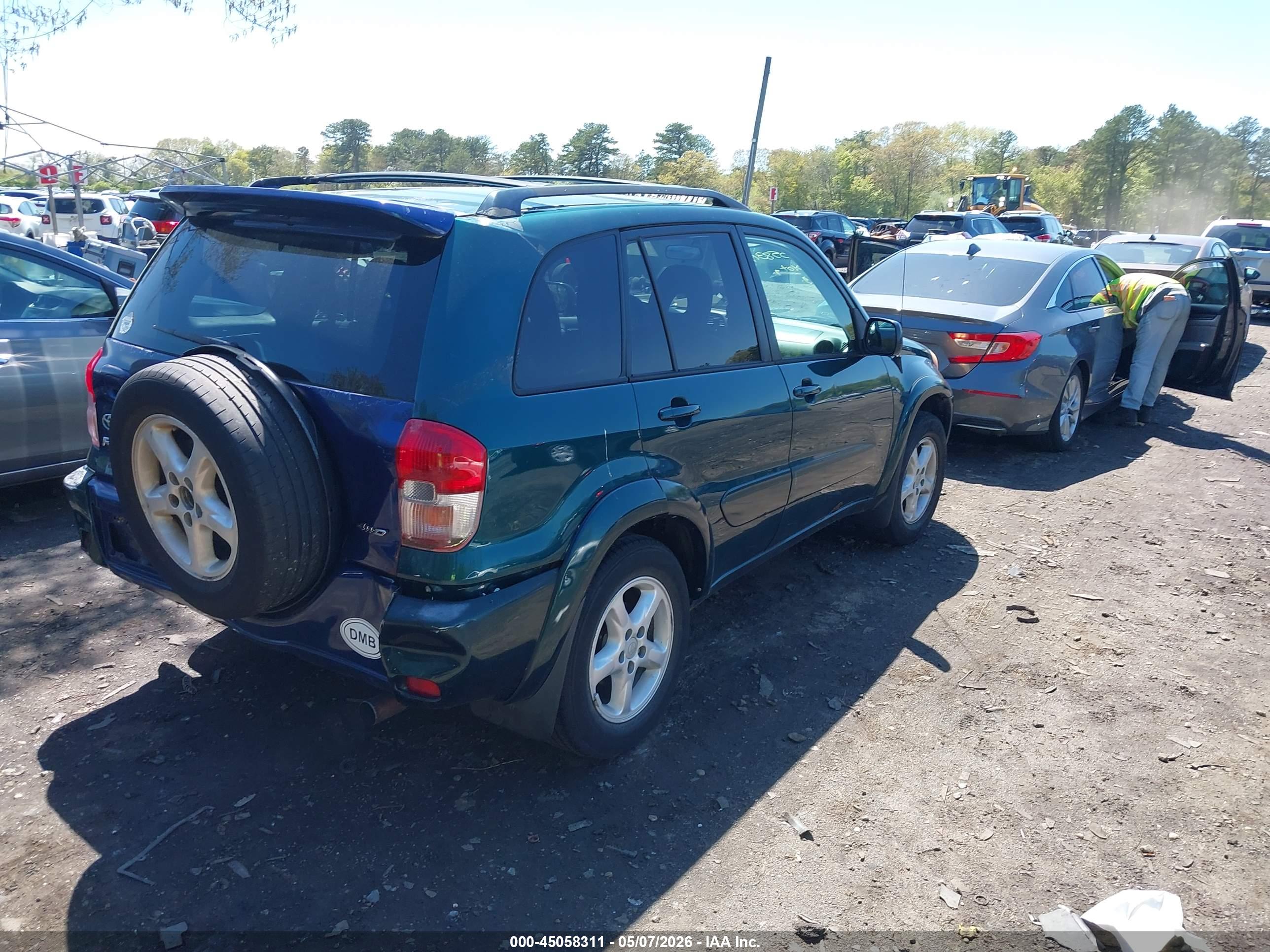 TOYOTA RAV4 image 4