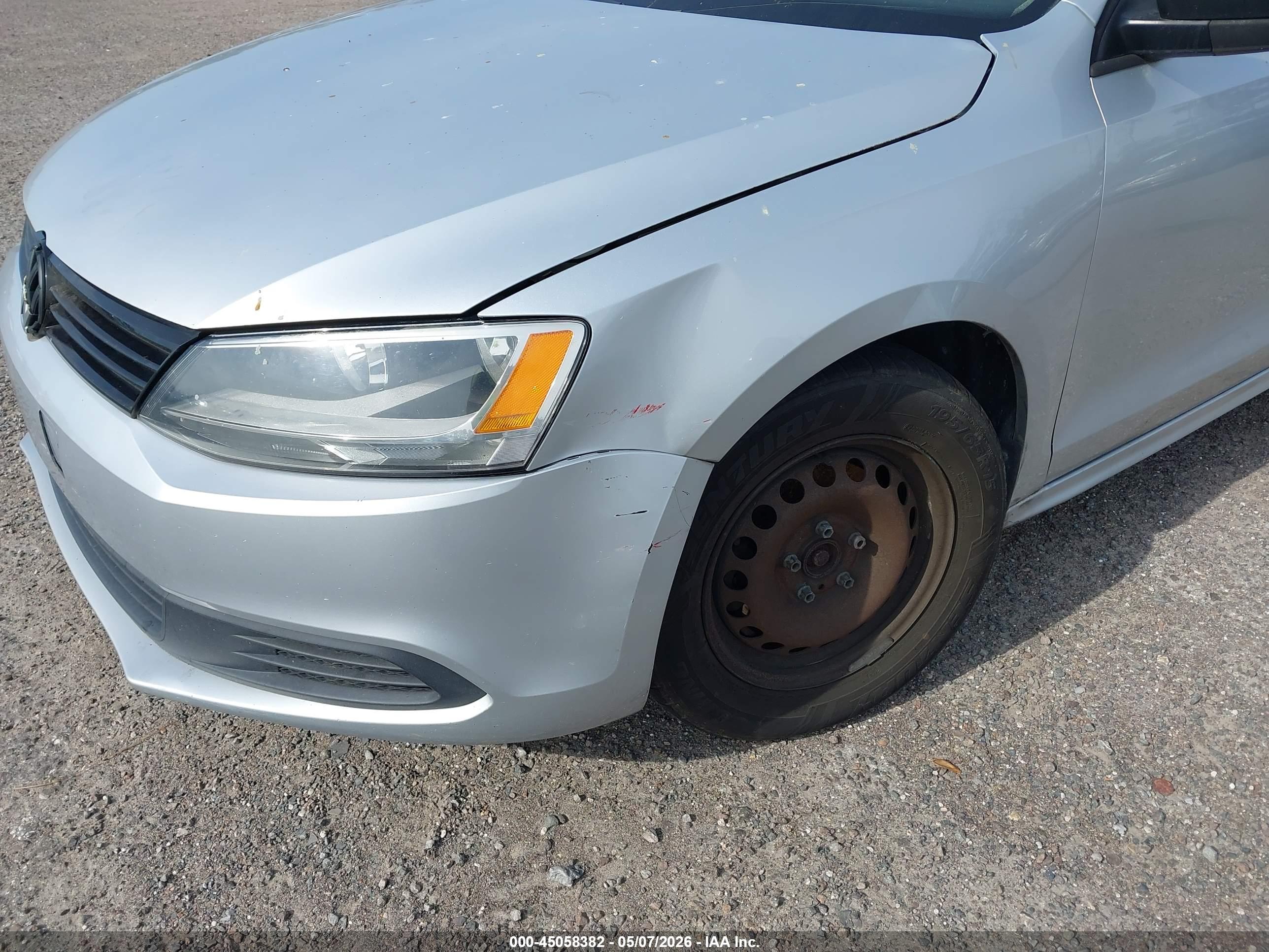 VOLKSWAGEN JETTA image 6