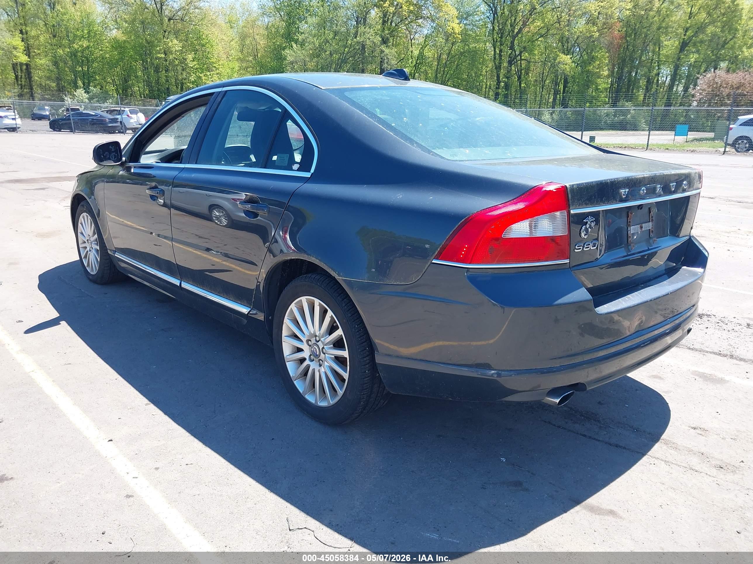 VOLVO S80 image 3