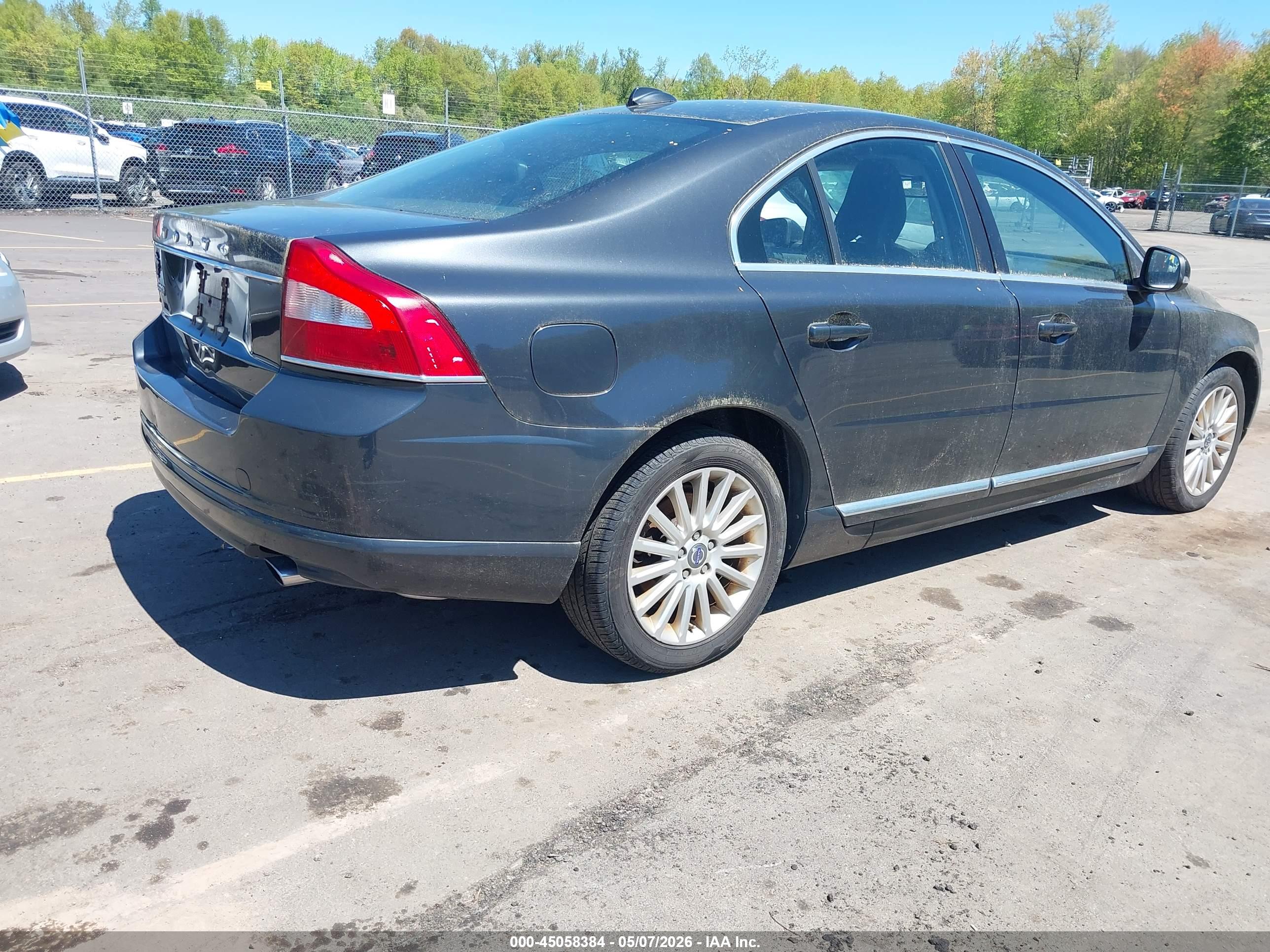 VOLVO S80 image 4