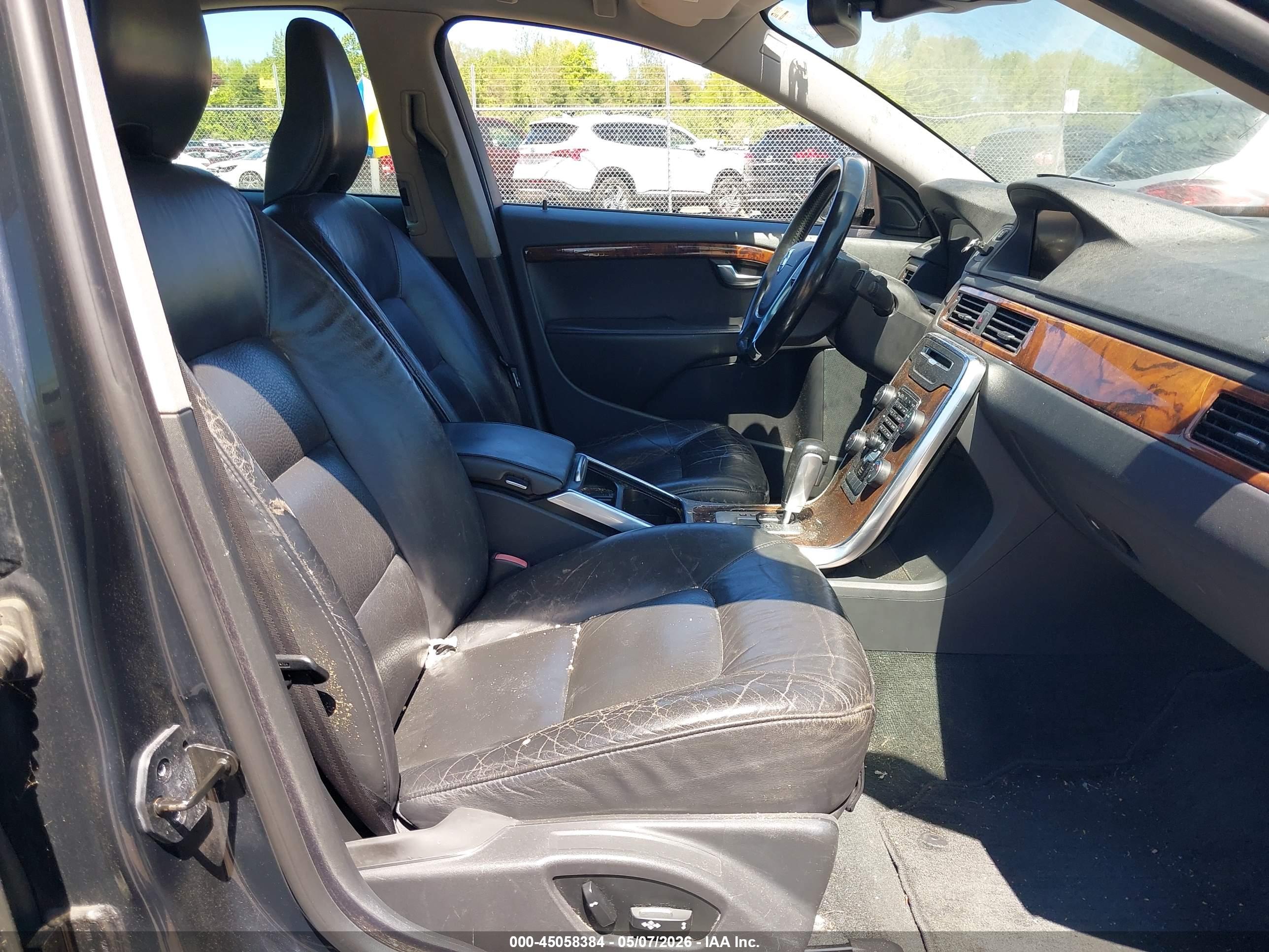 VOLVO S80 image 5