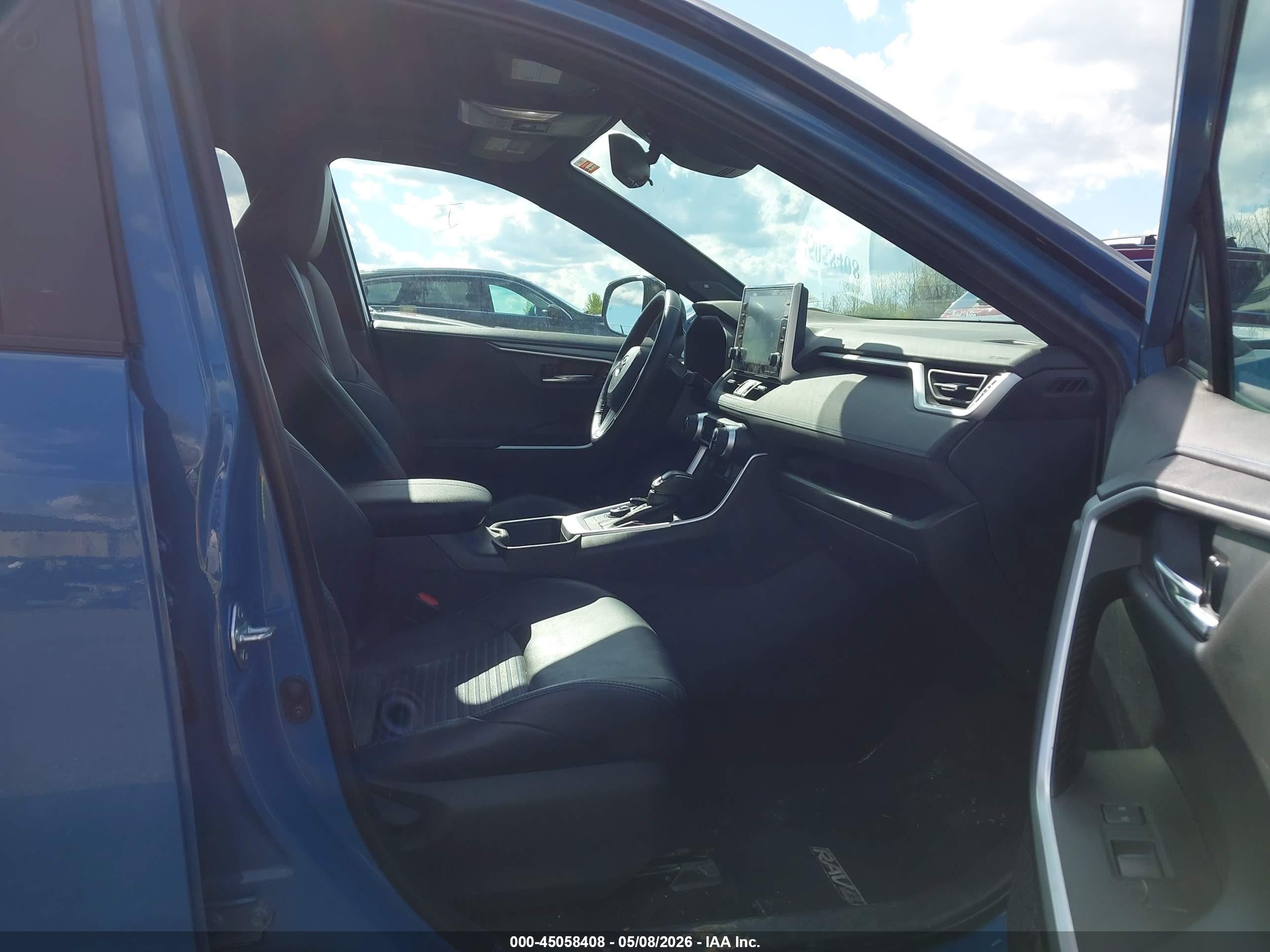 TOYOTA RAV4 image 5