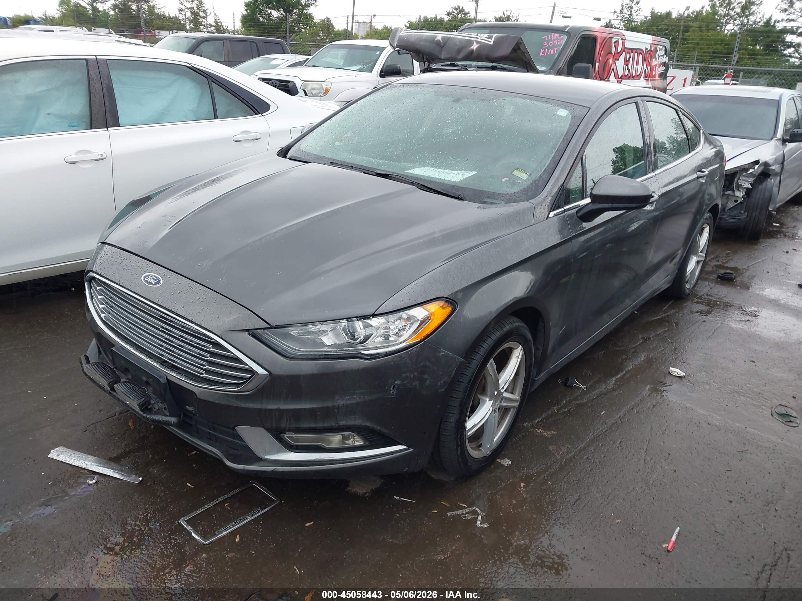 FORD FUSION image 2