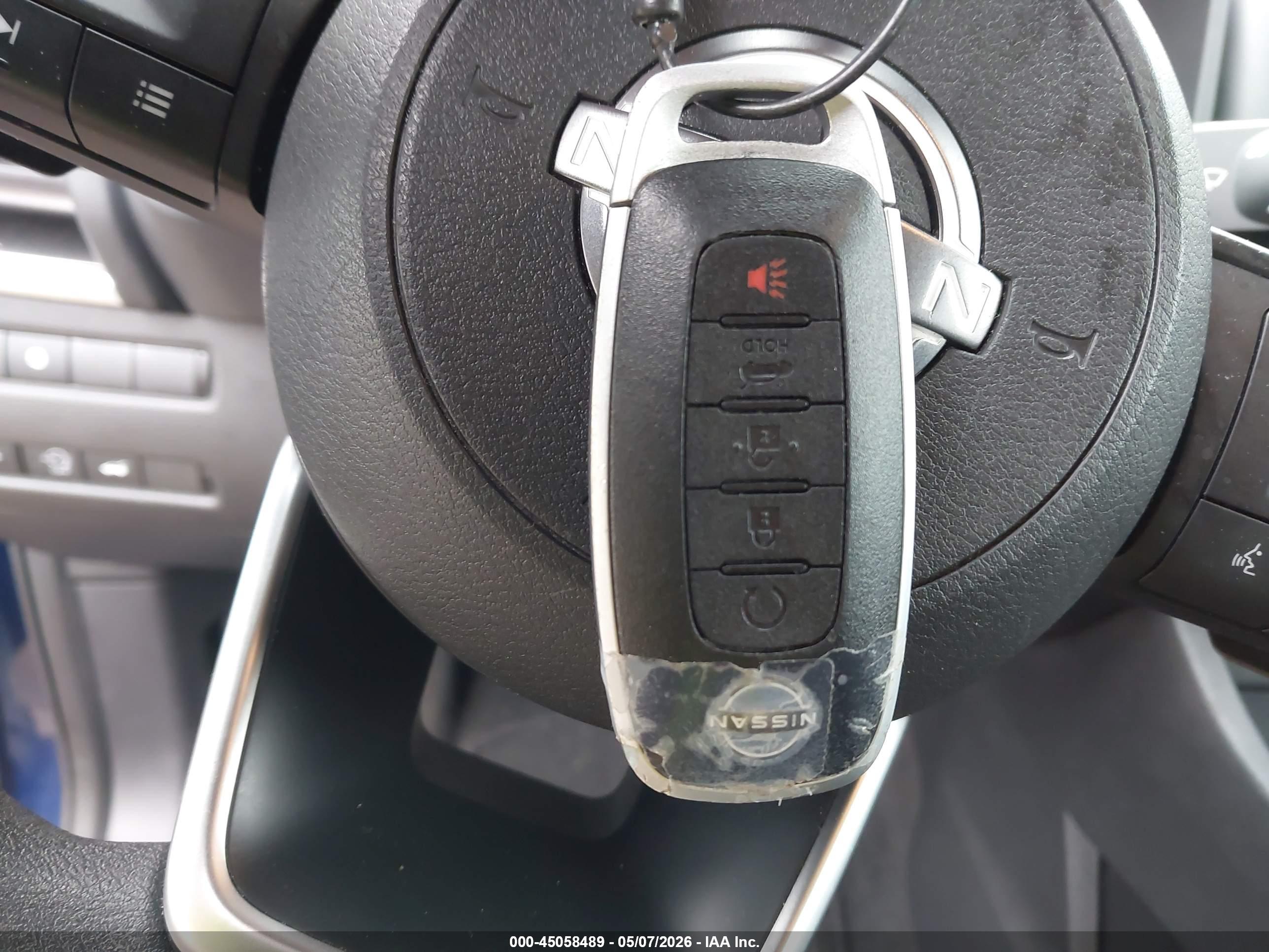 NISSAN ROGUE image 11
