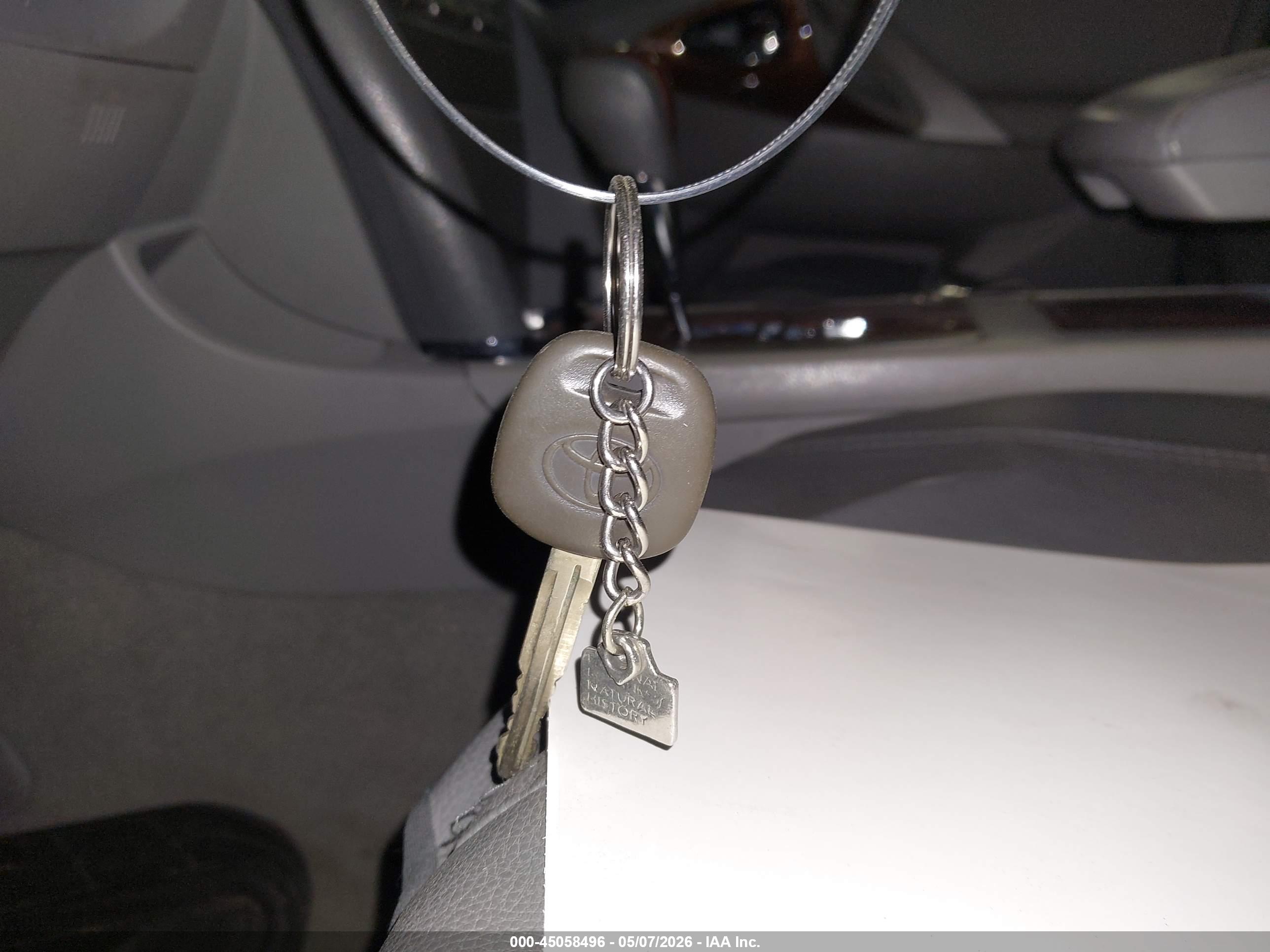 TOYOTA CAMRY image 11