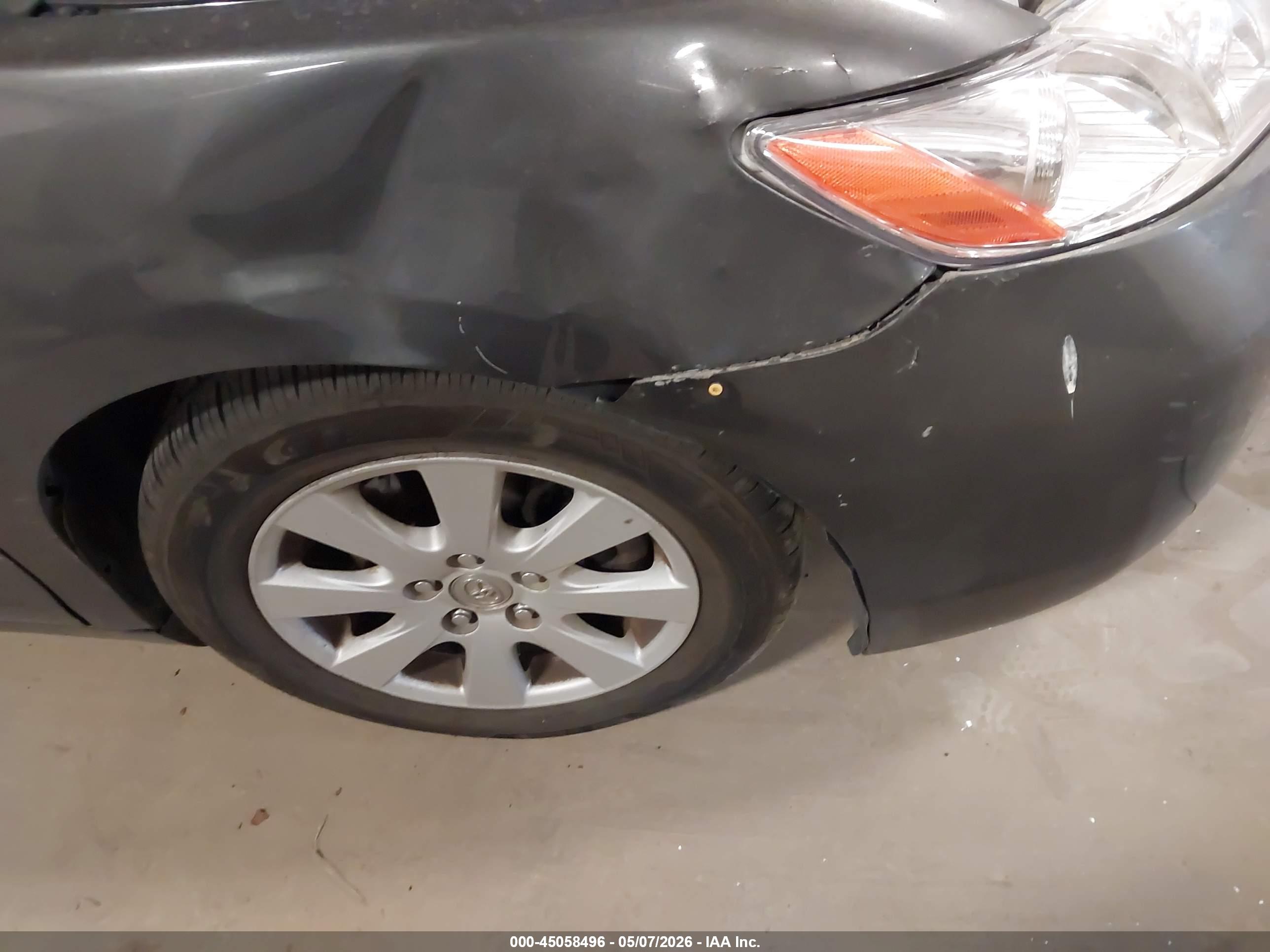 TOYOTA CAMRY image 6