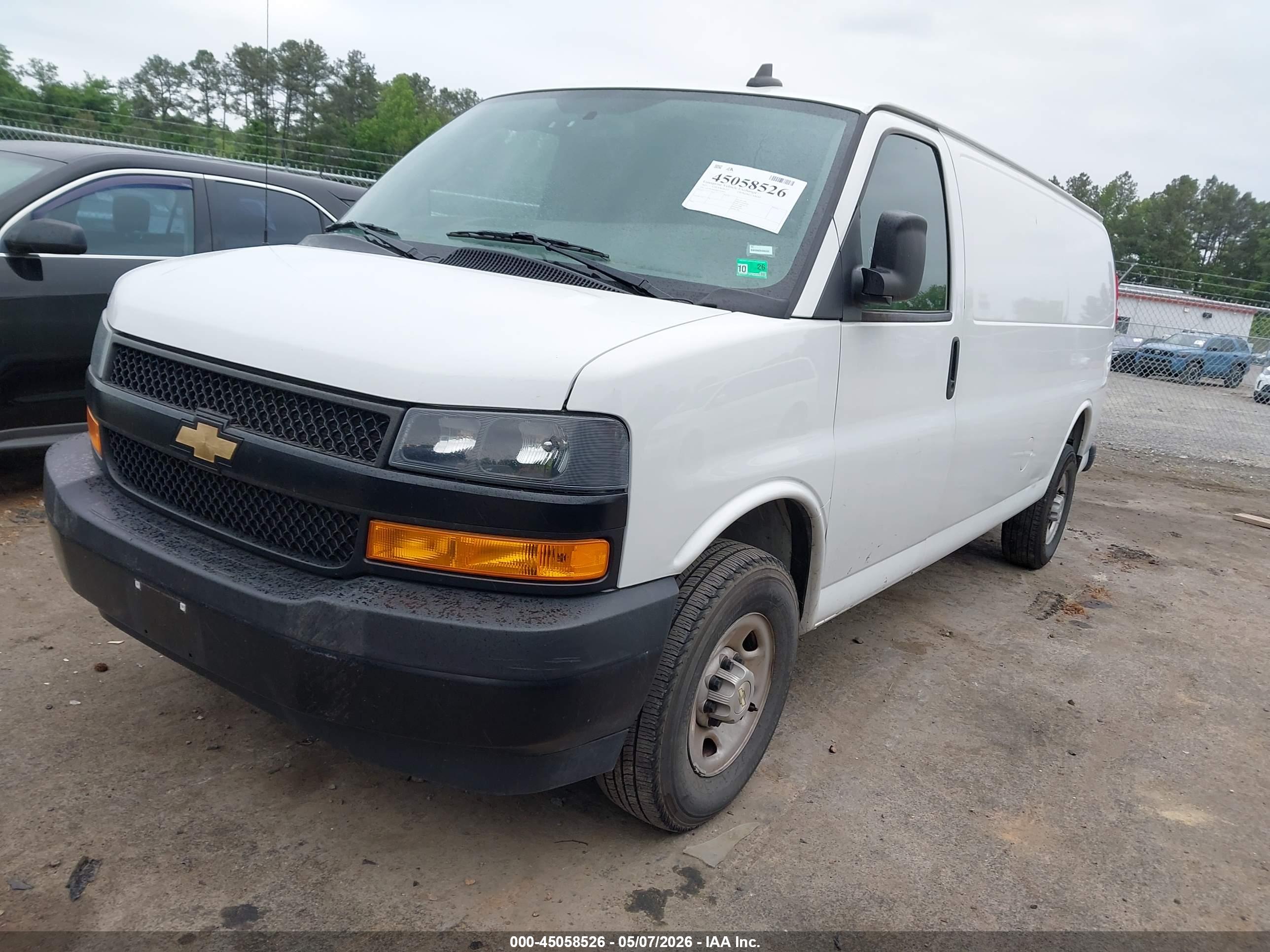 CHEVROLET EXPRESS image 2