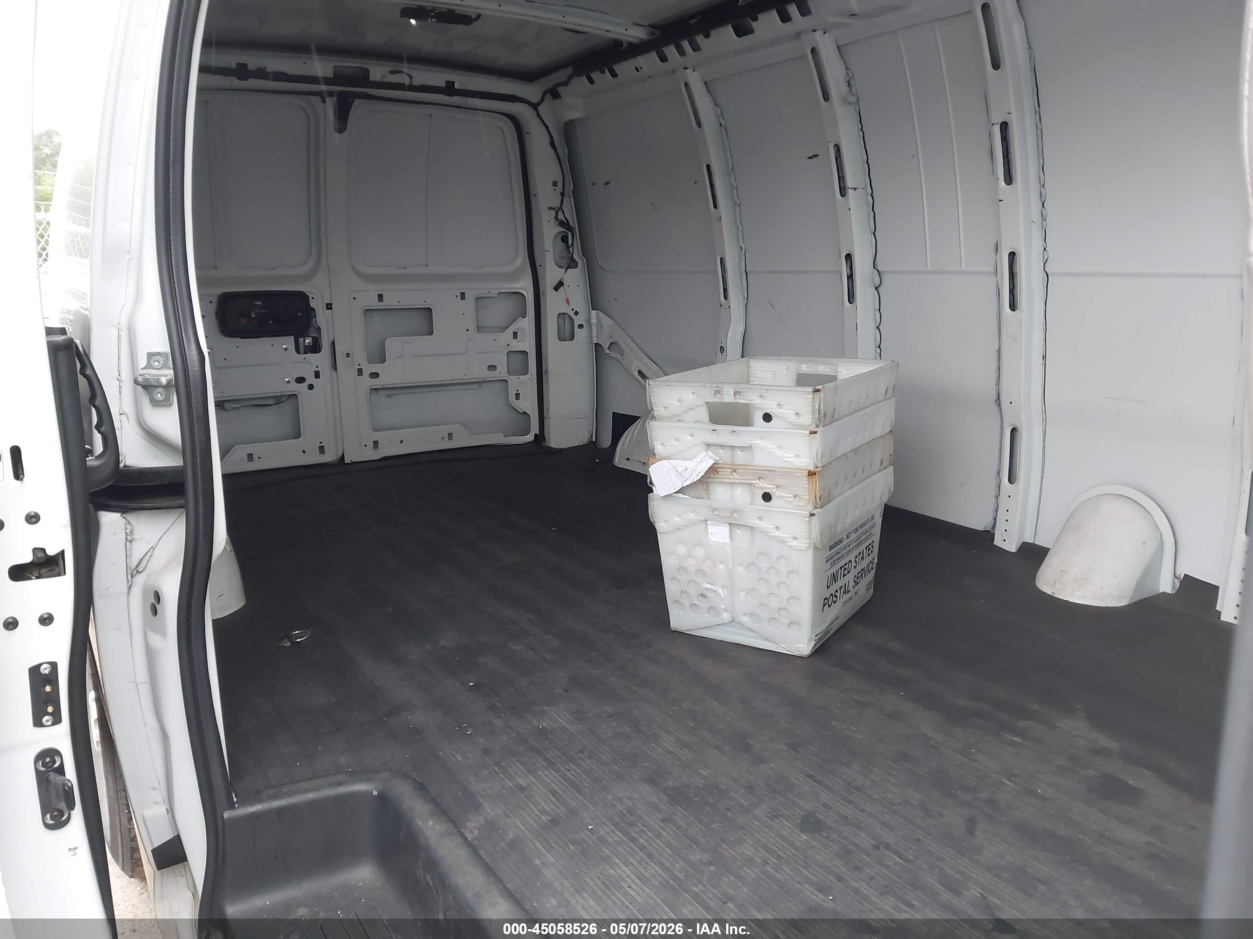 CHEVROLET EXPRESS image 8