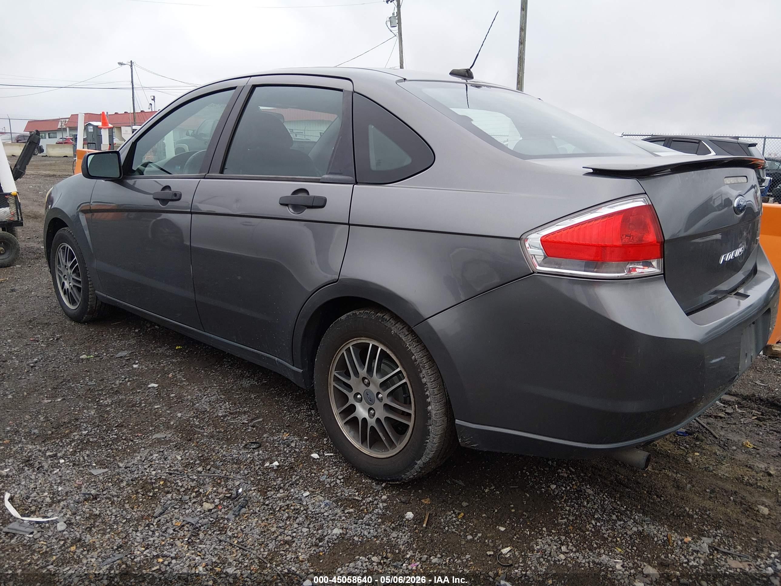 FORD FOCUS image 3