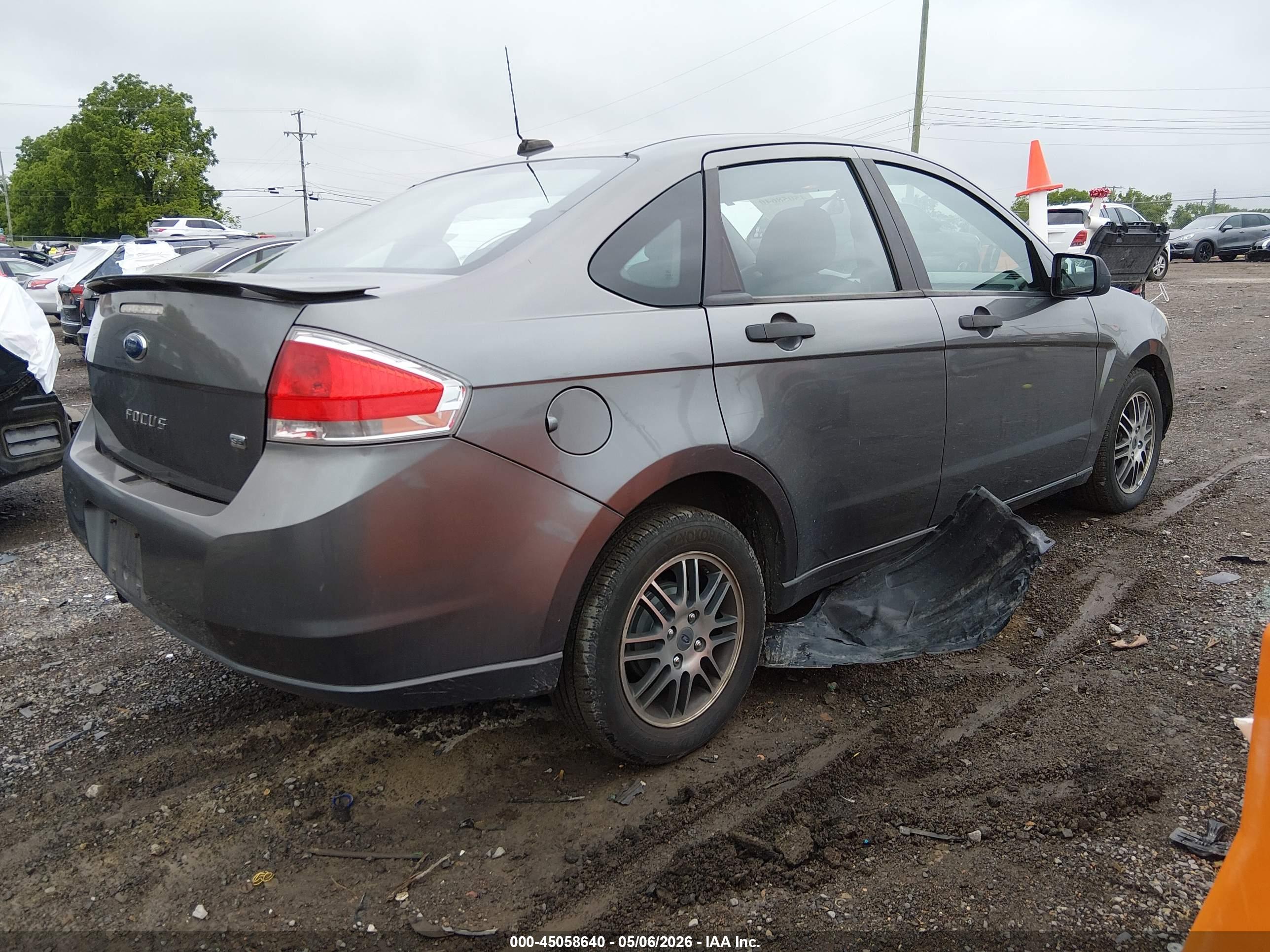 FORD FOCUS image 4