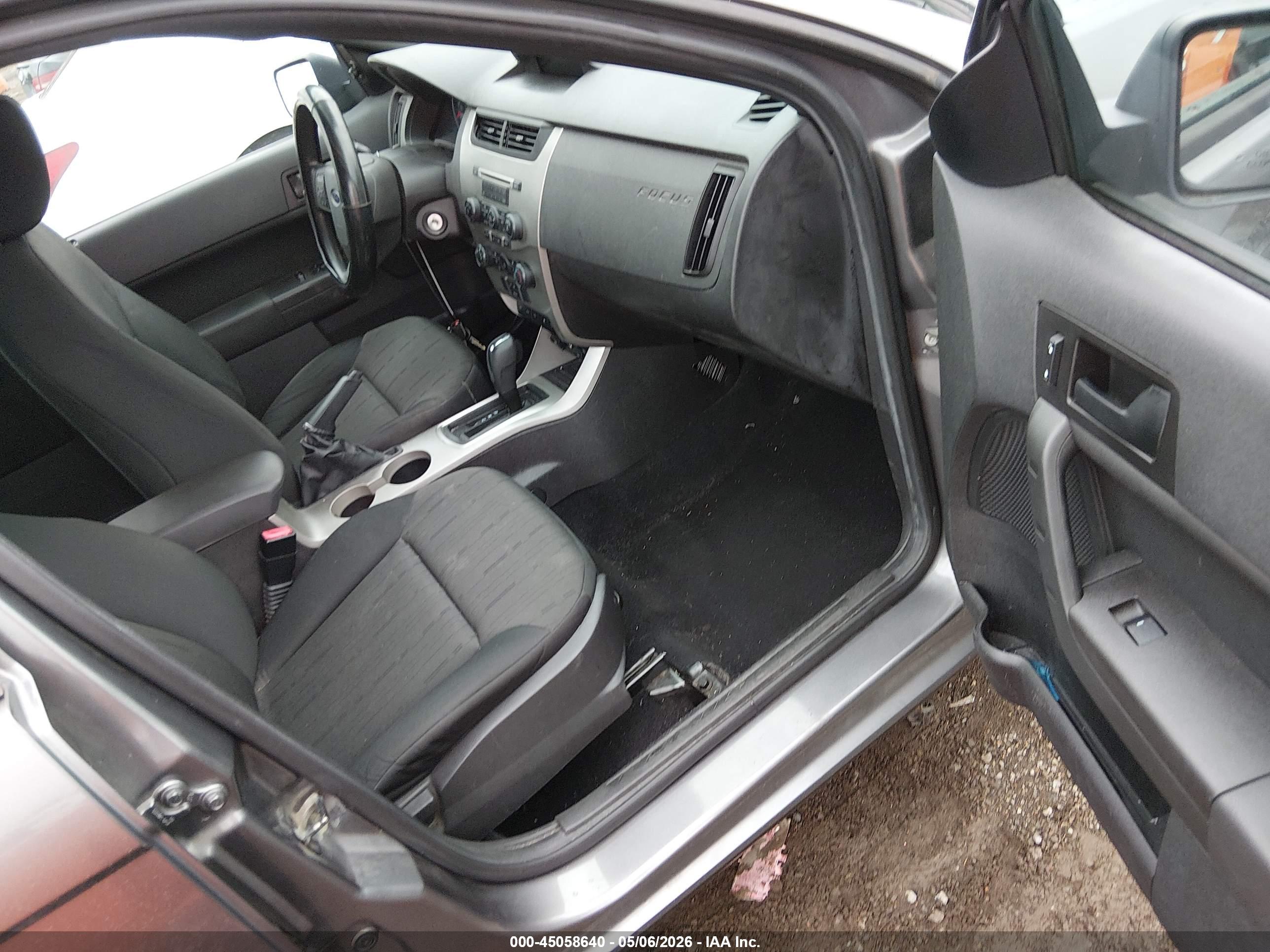 FORD FOCUS image 5
