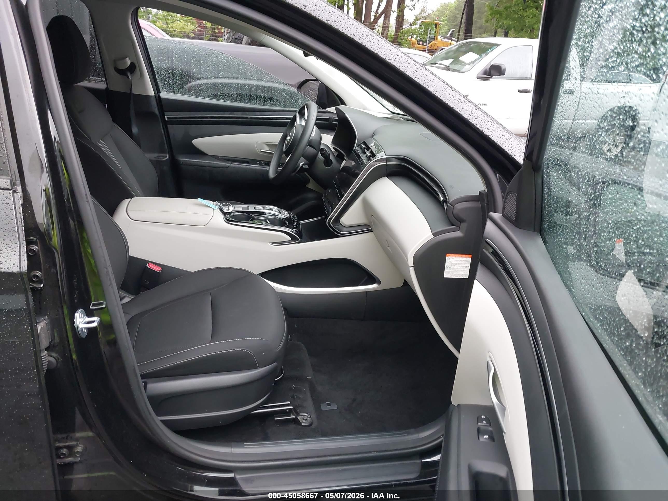 HYUNDAI TUCSON image 5