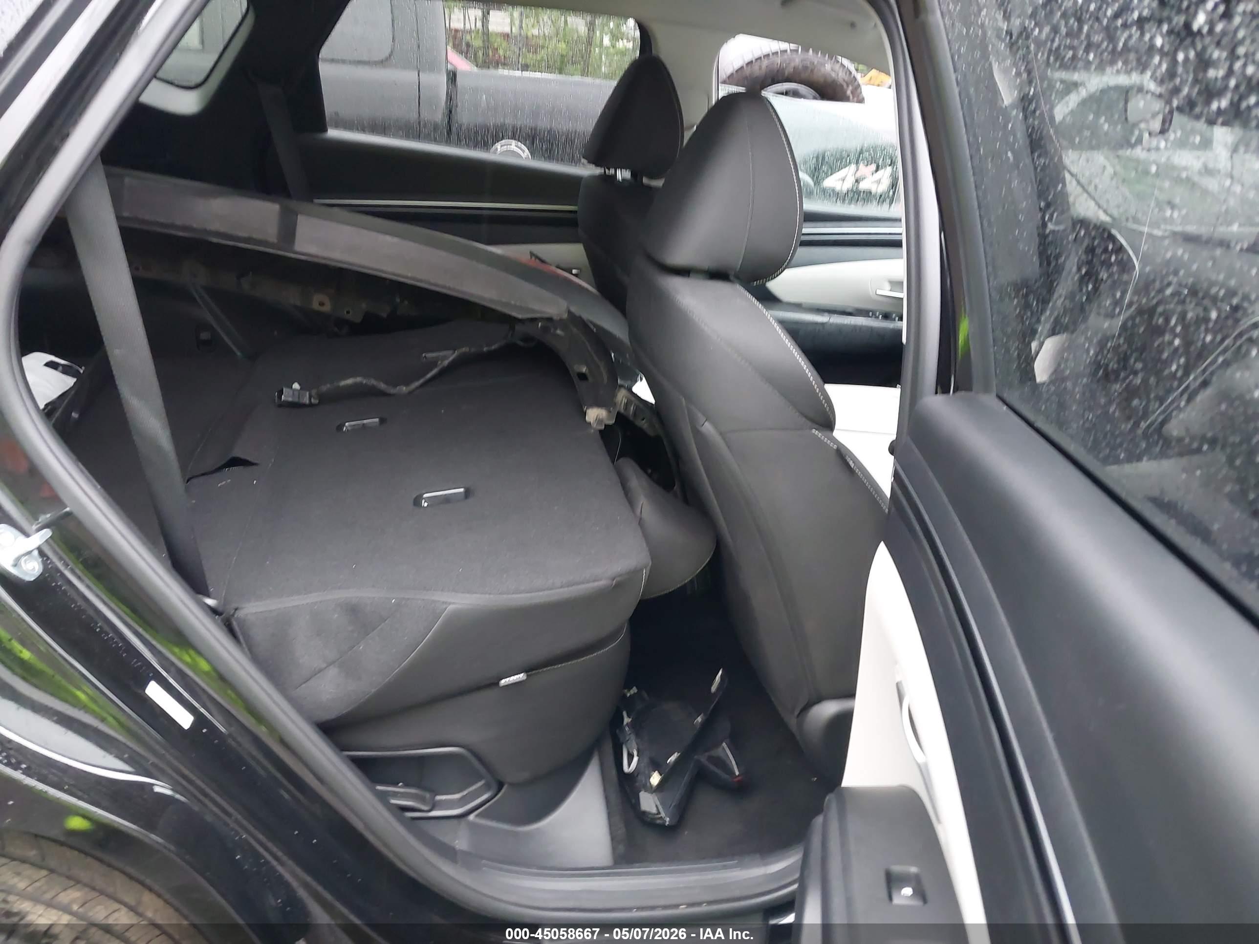 HYUNDAI TUCSON image 8
