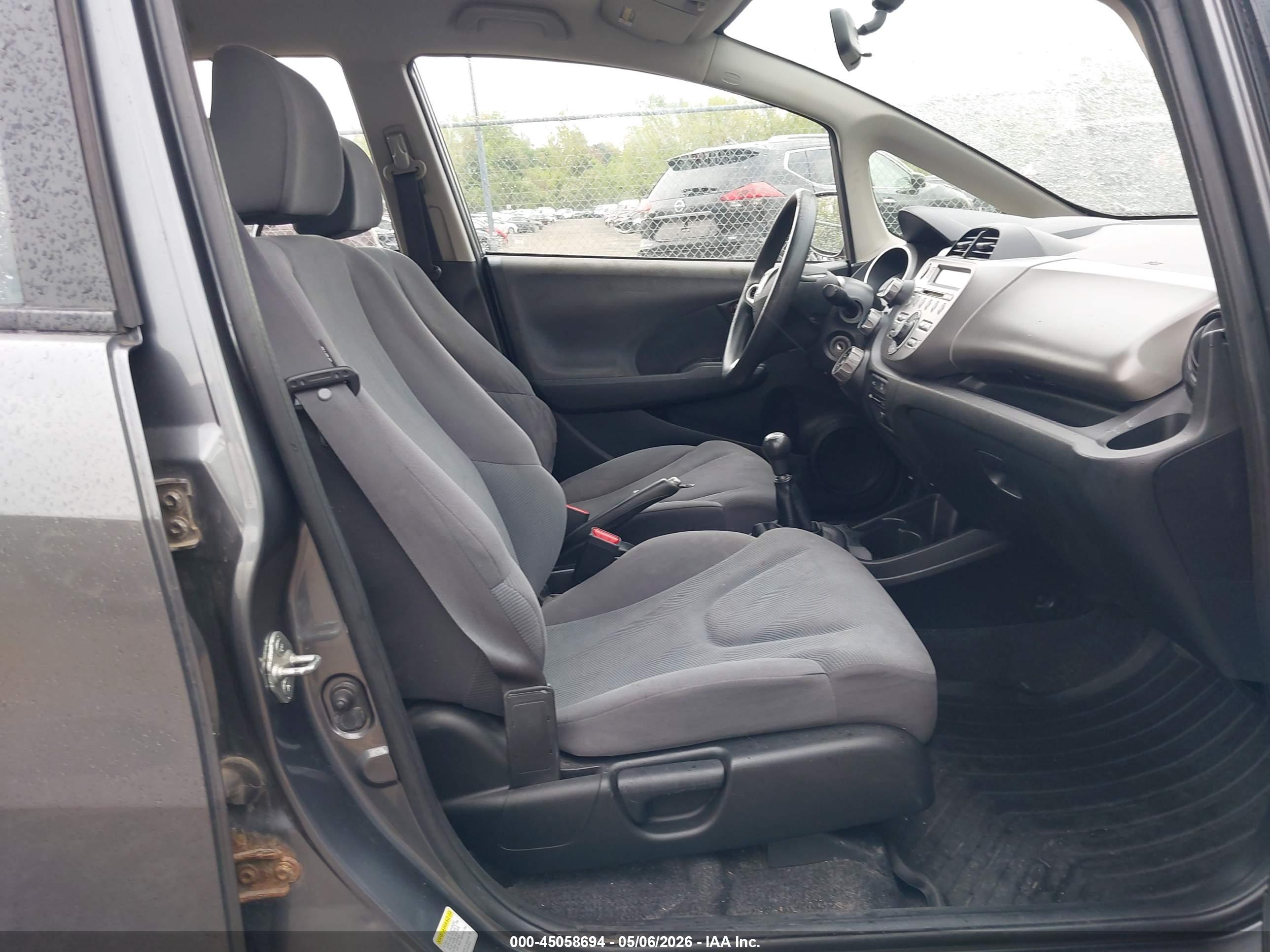HONDA FIT image 5