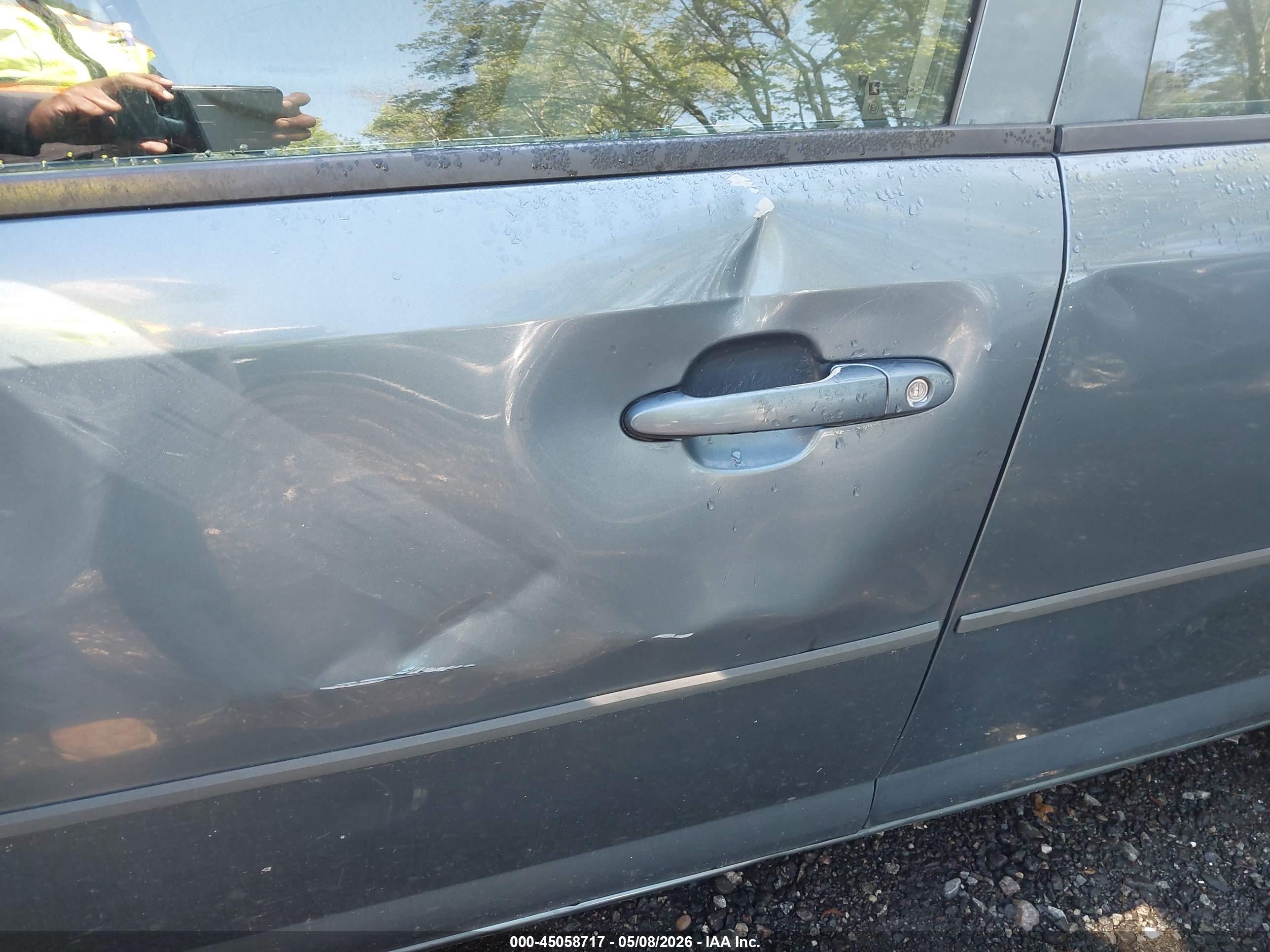 CHEVROLET COBALT image 6
