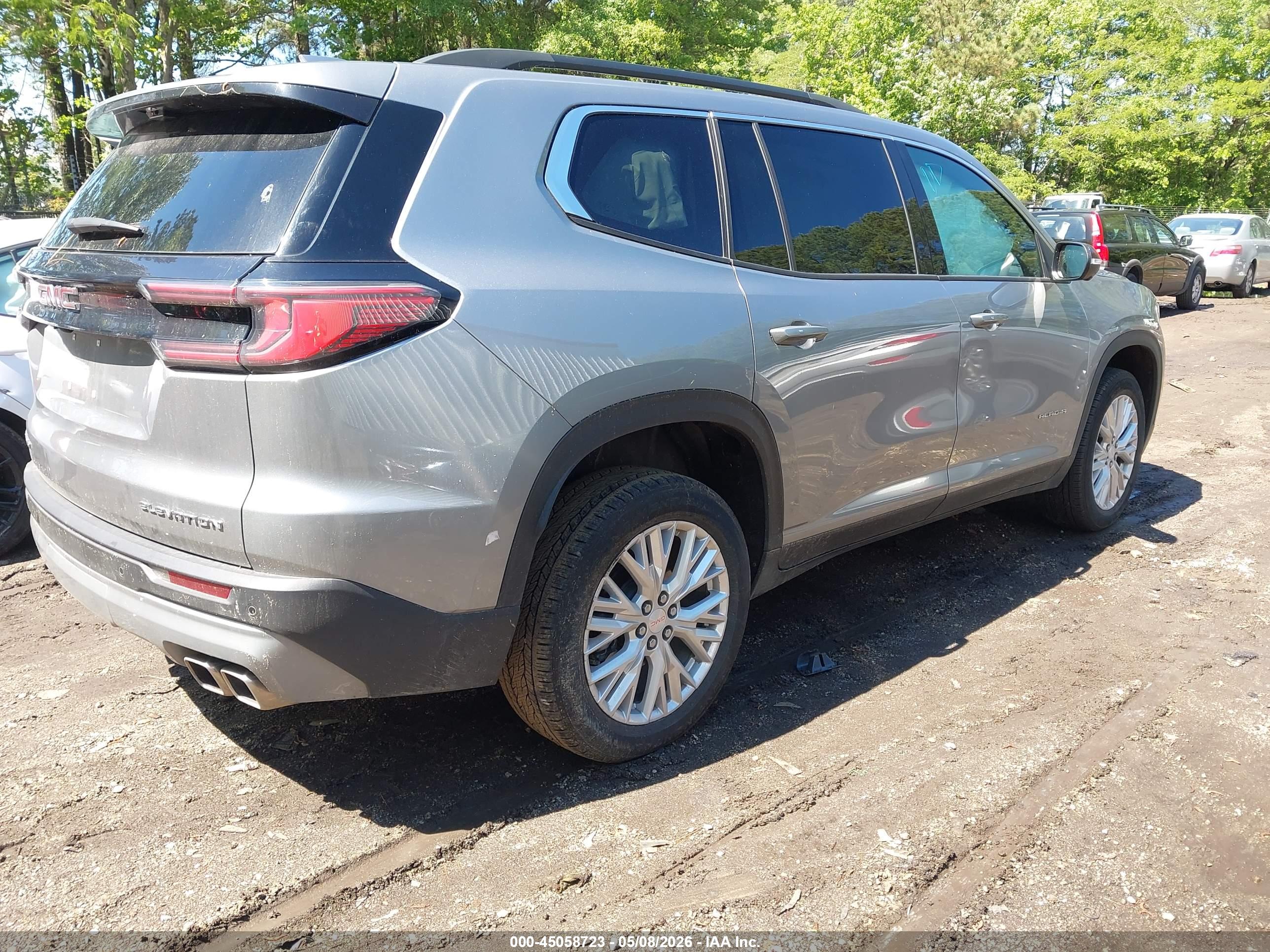 GMC ACADIA image 4