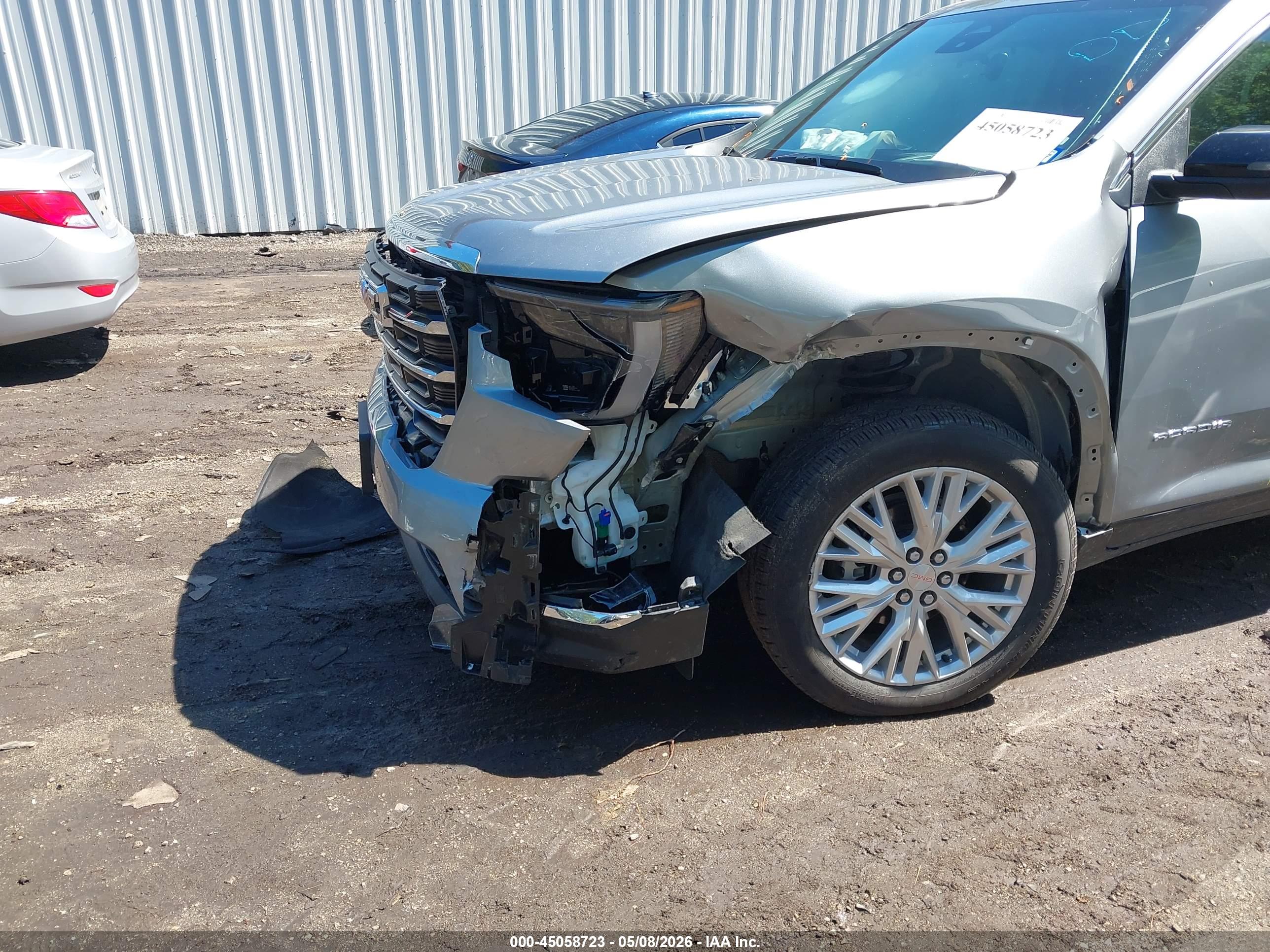 GMC ACADIA image 6