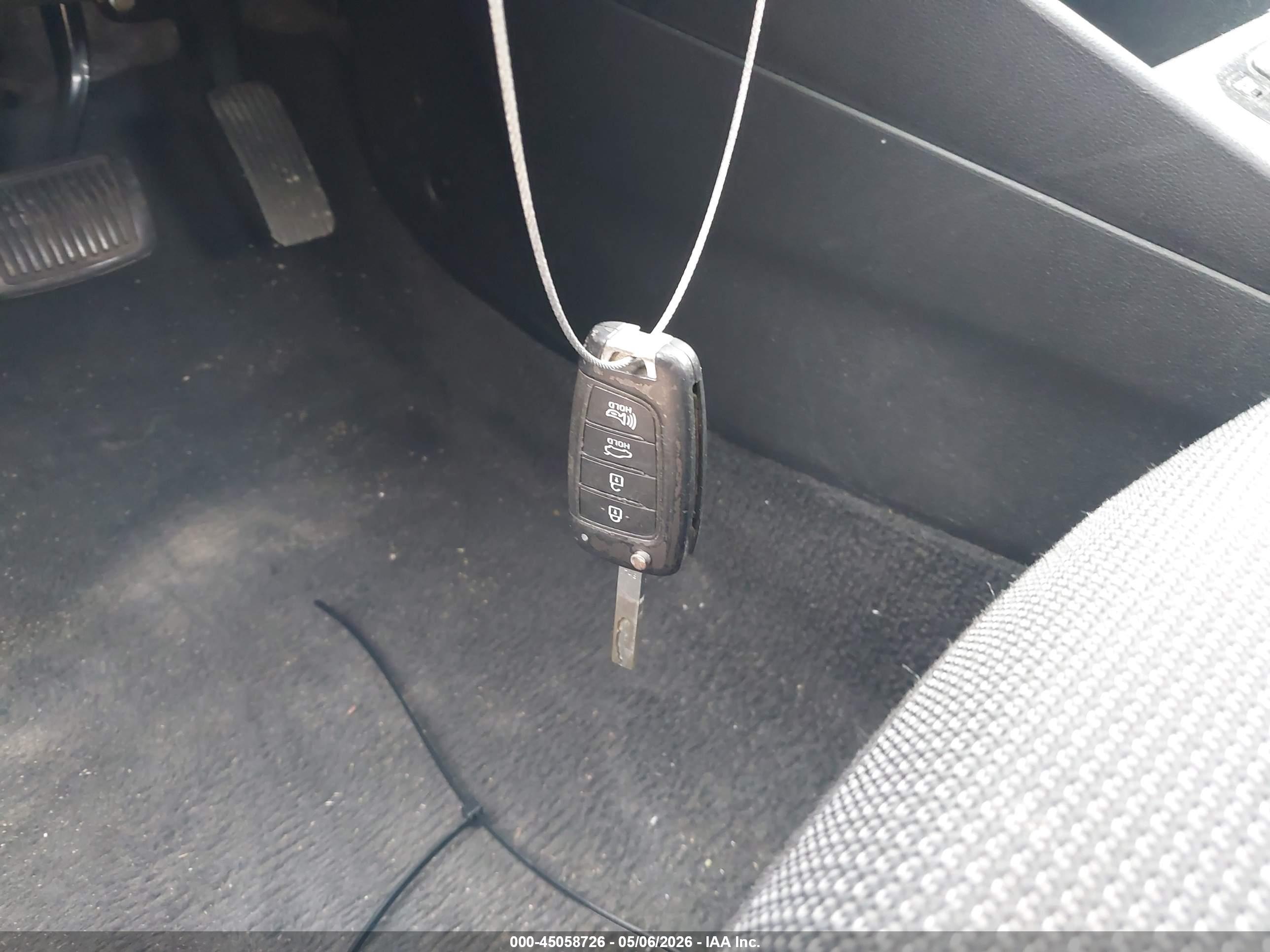 HYUNDAI ACCENT image 11
