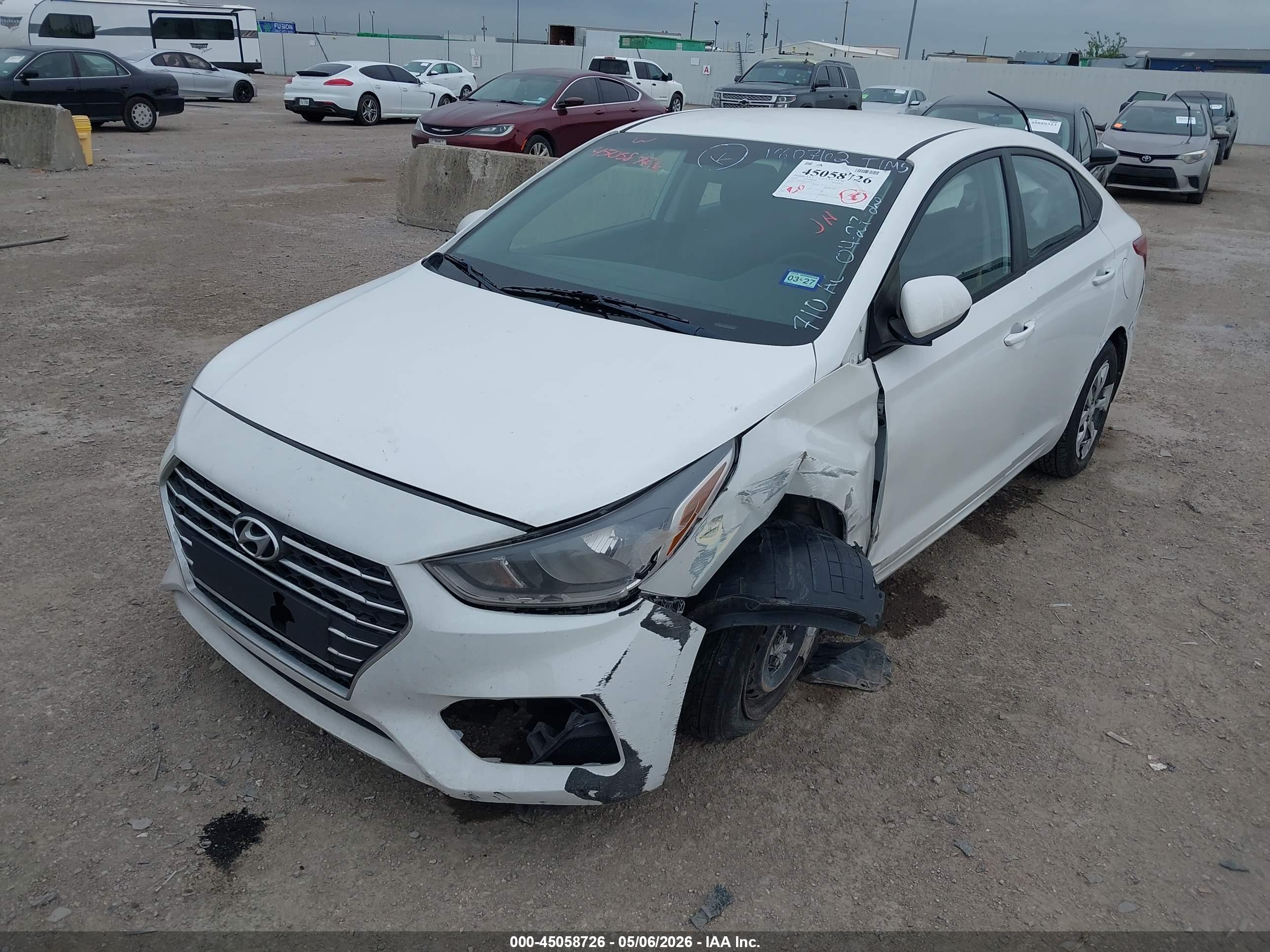 HYUNDAI ACCENT image 2