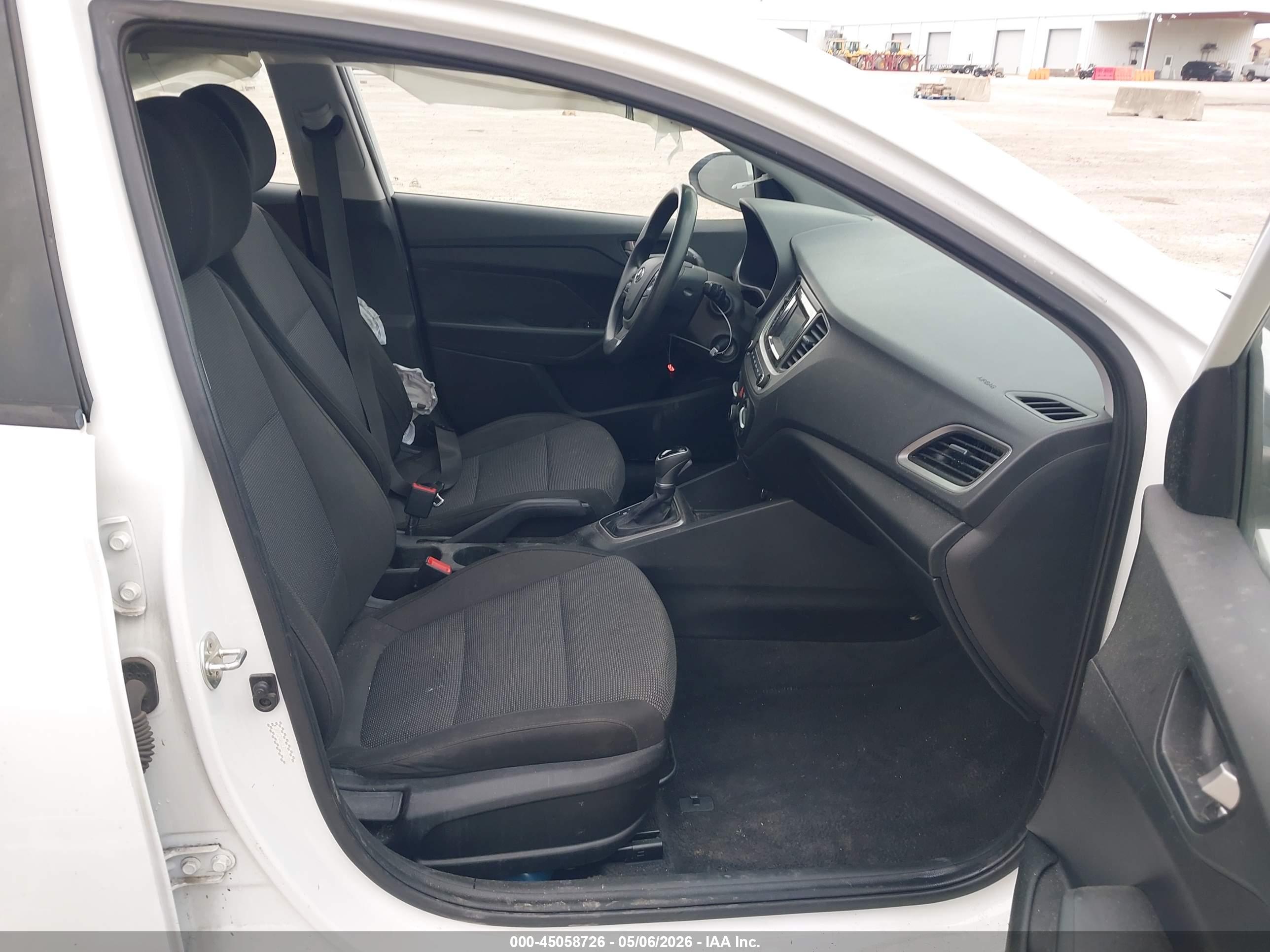 HYUNDAI ACCENT image 5