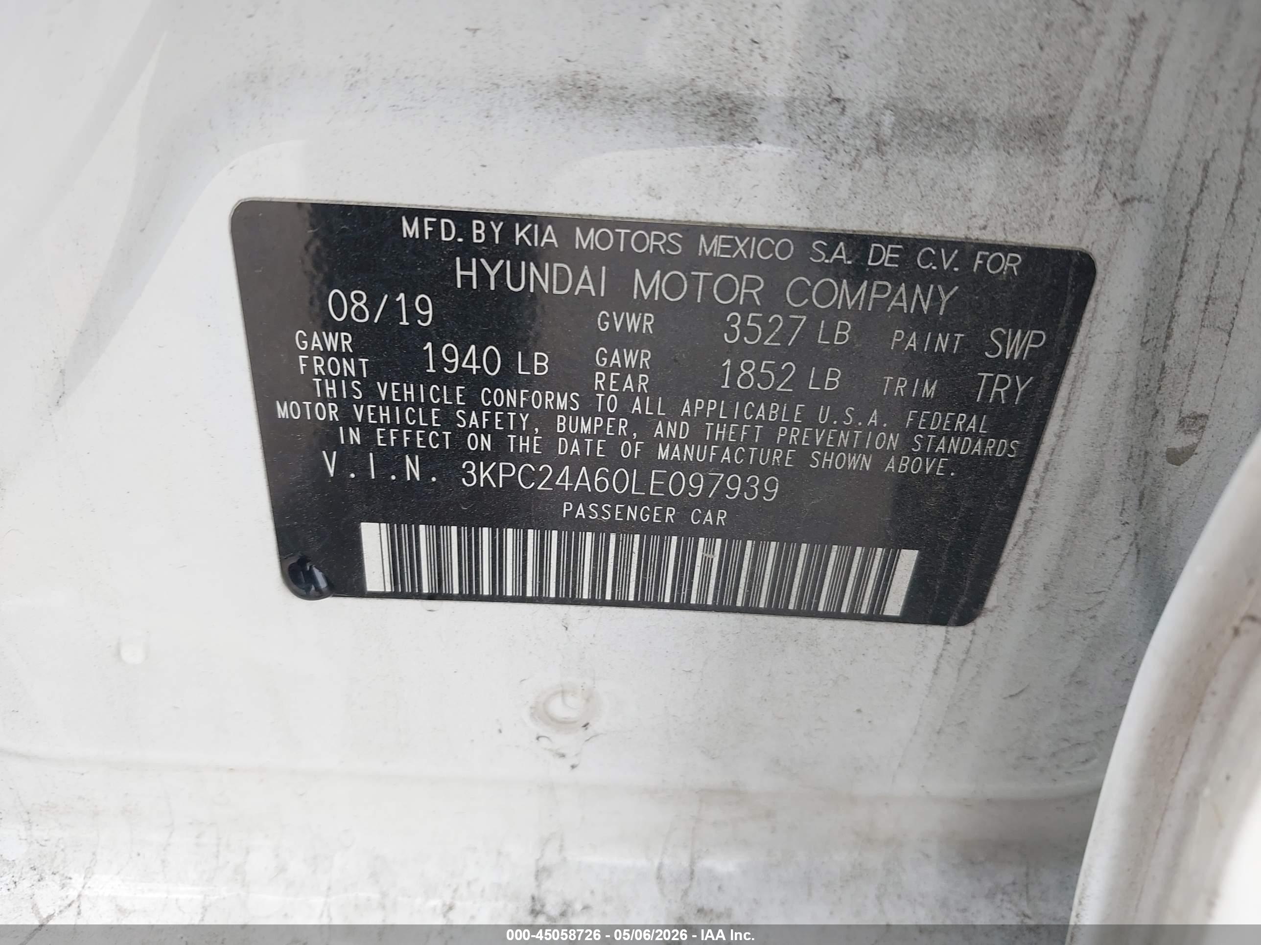 HYUNDAI ACCENT image 9