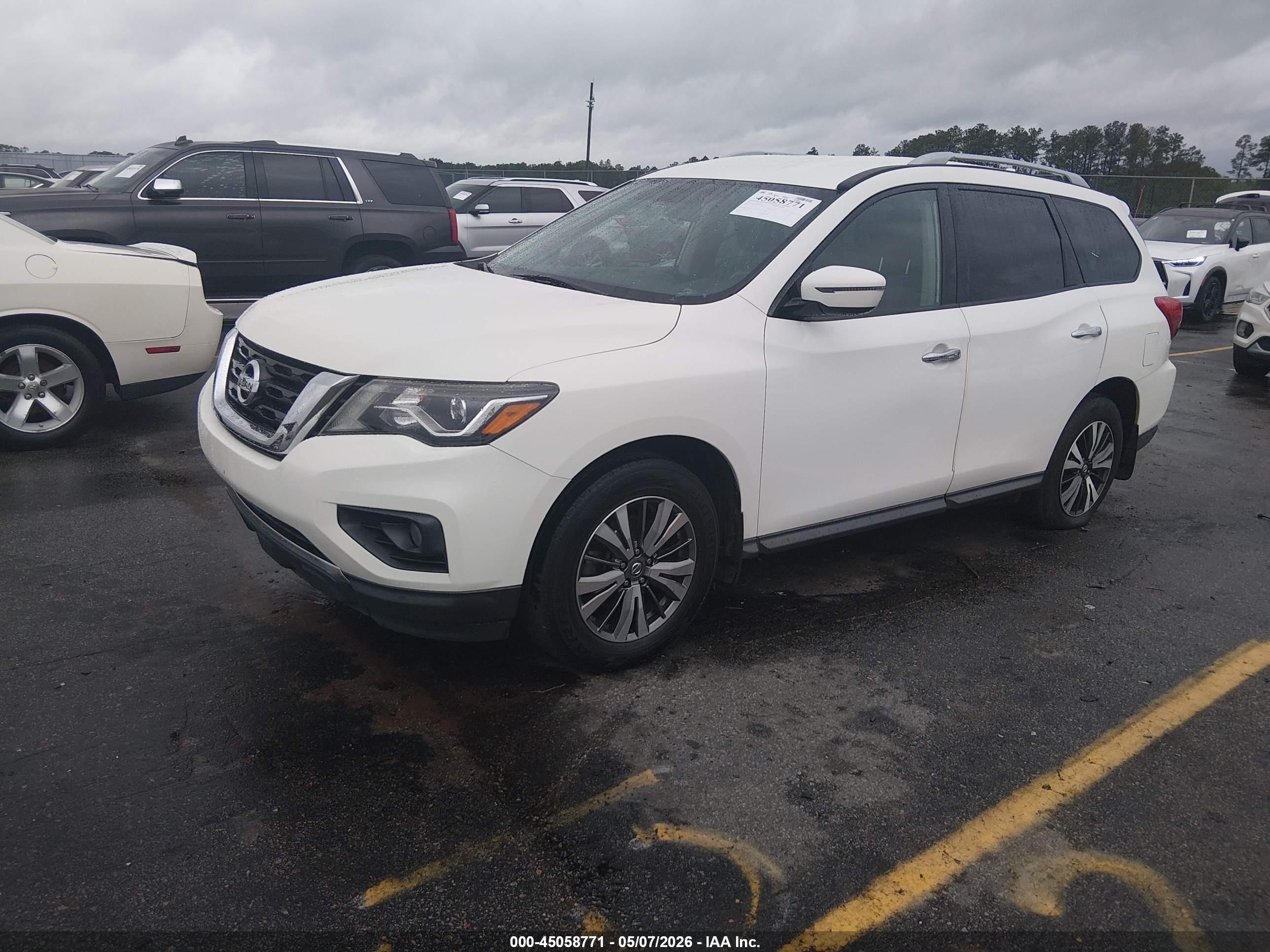 NISSAN PATHFINDER image 2