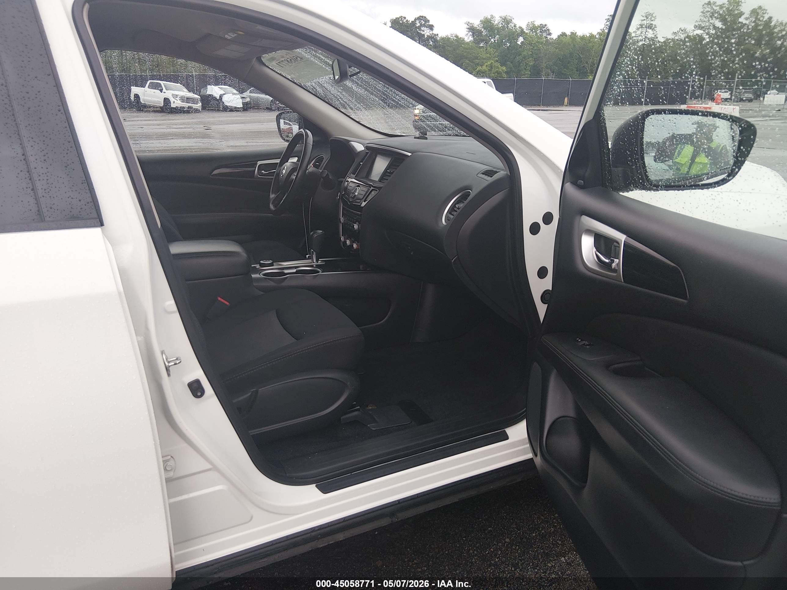 NISSAN PATHFINDER image 5