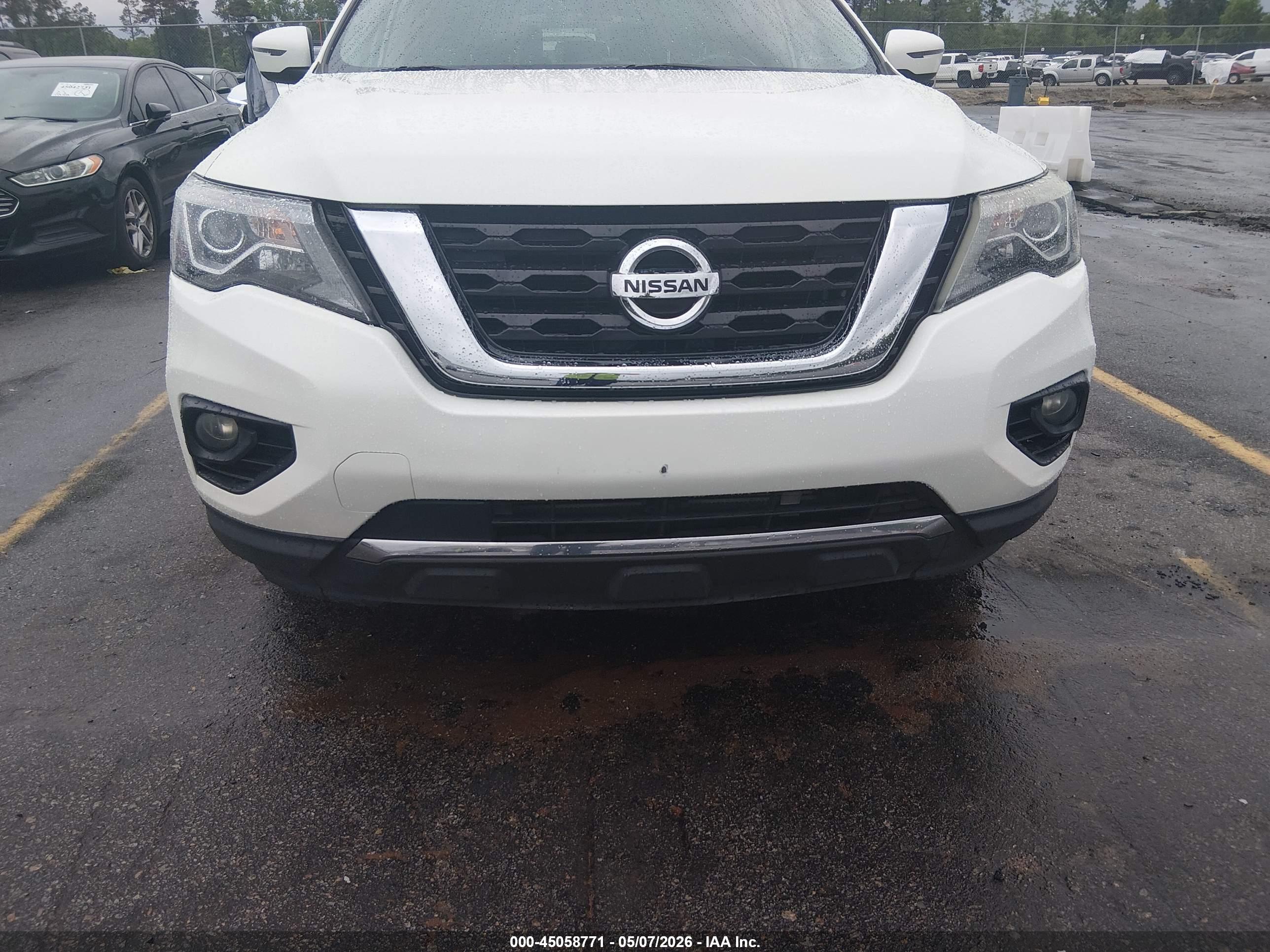 NISSAN PATHFINDER image 6