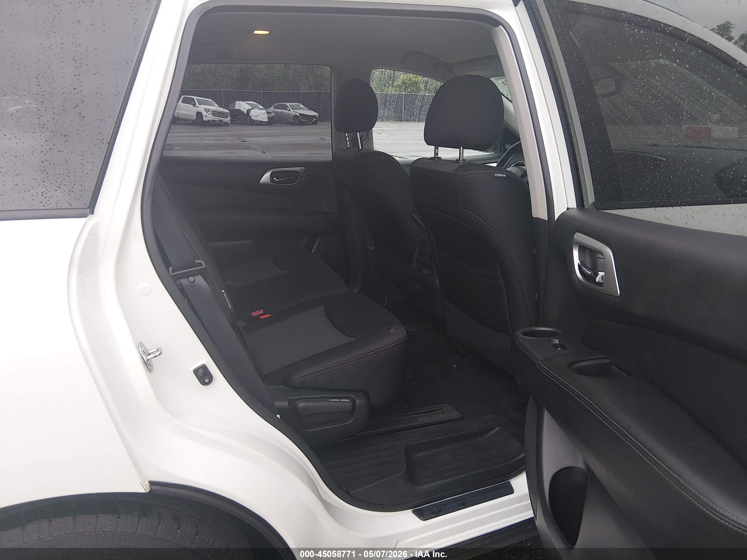 NISSAN PATHFINDER image 8