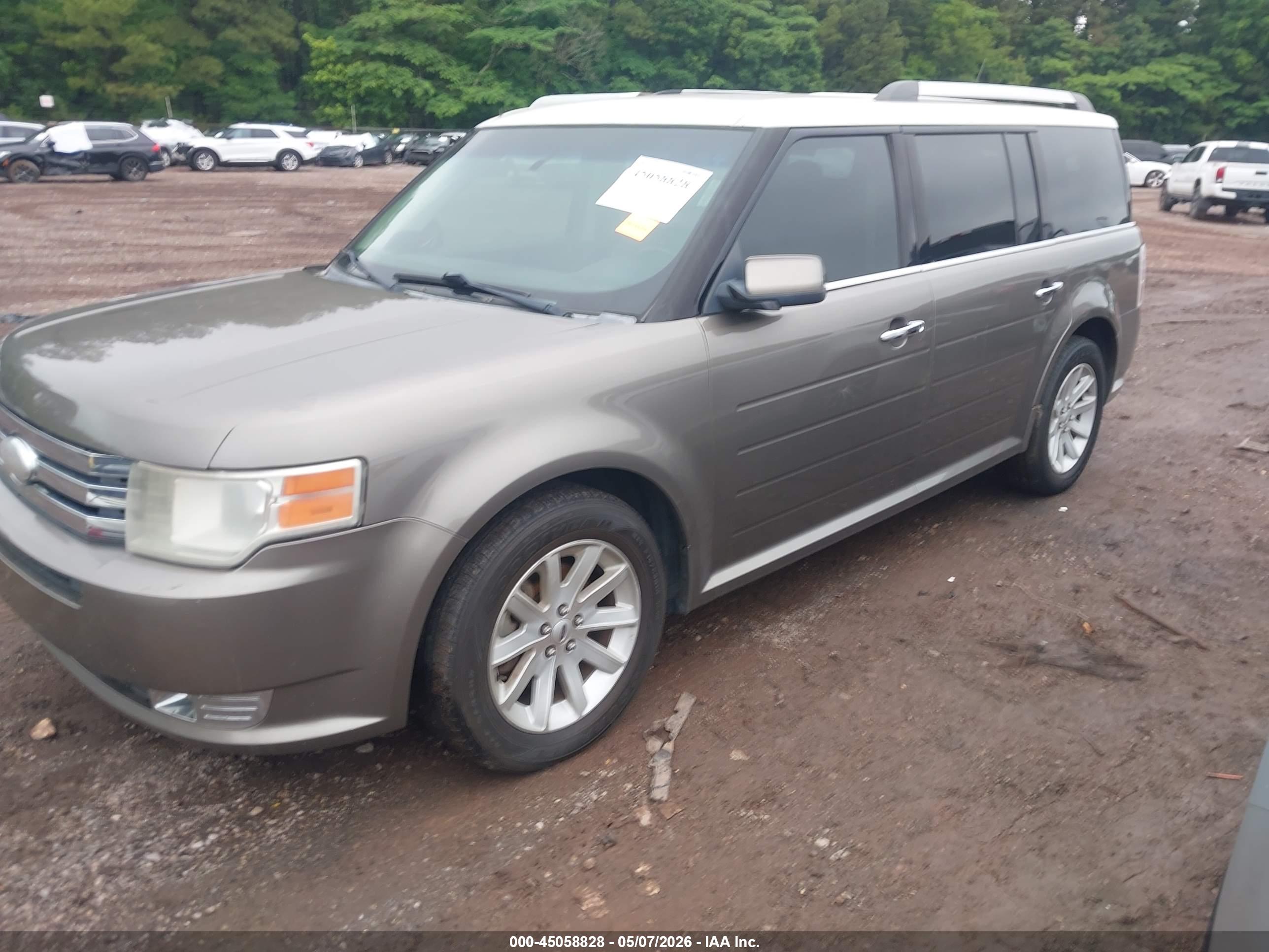 FORD FLEX image 2
