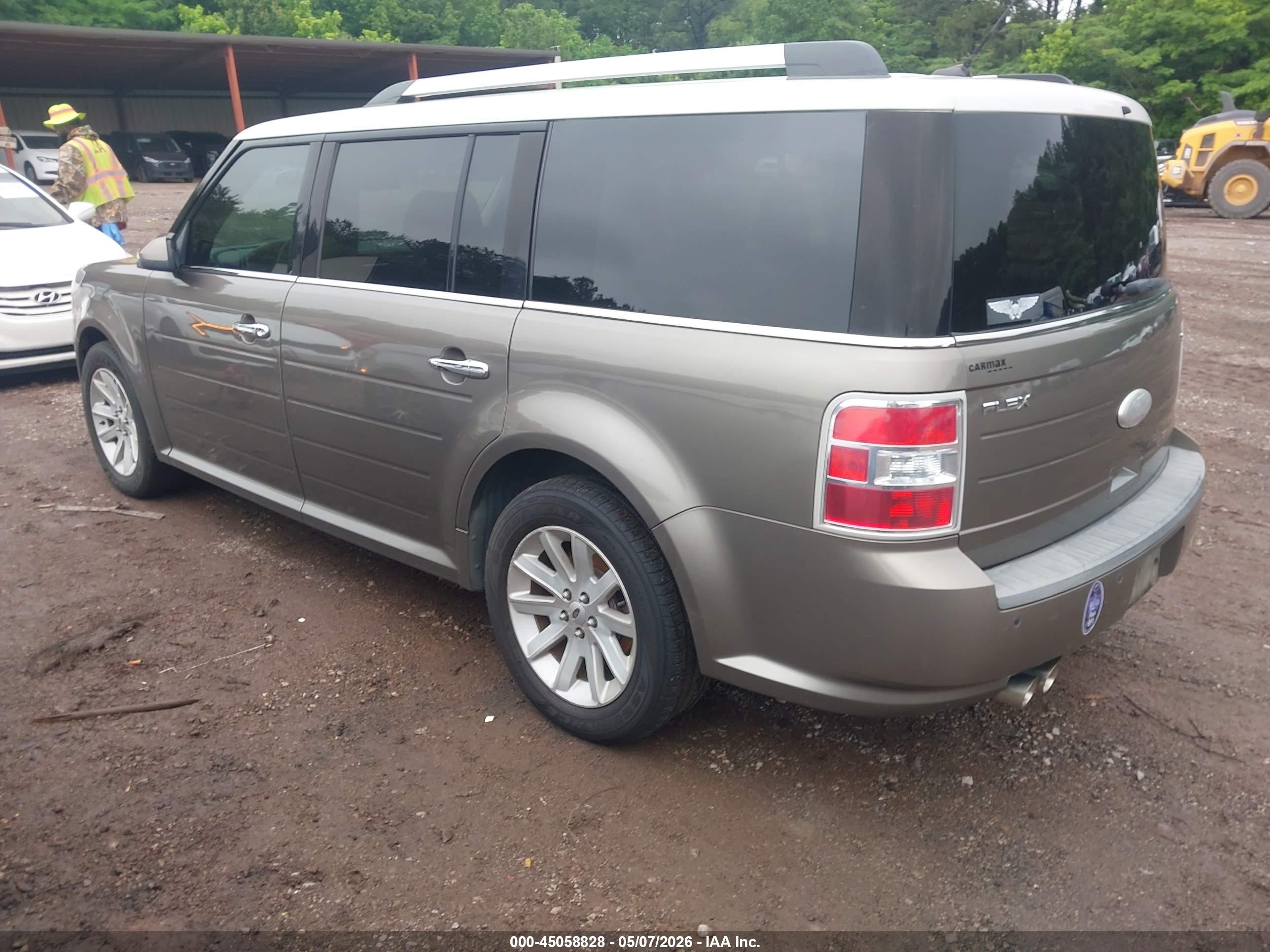 FORD FLEX image 3