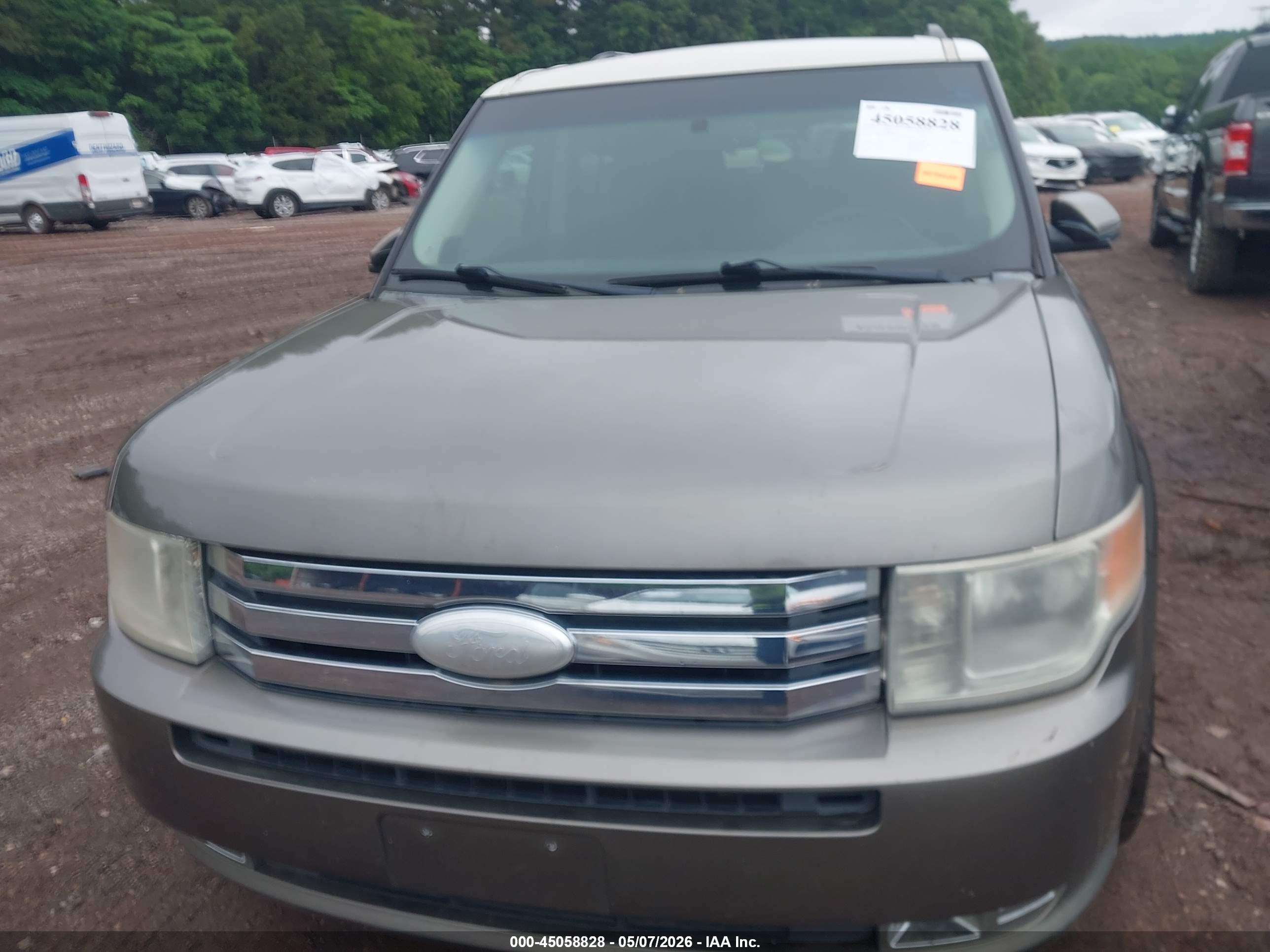 FORD FLEX image 6