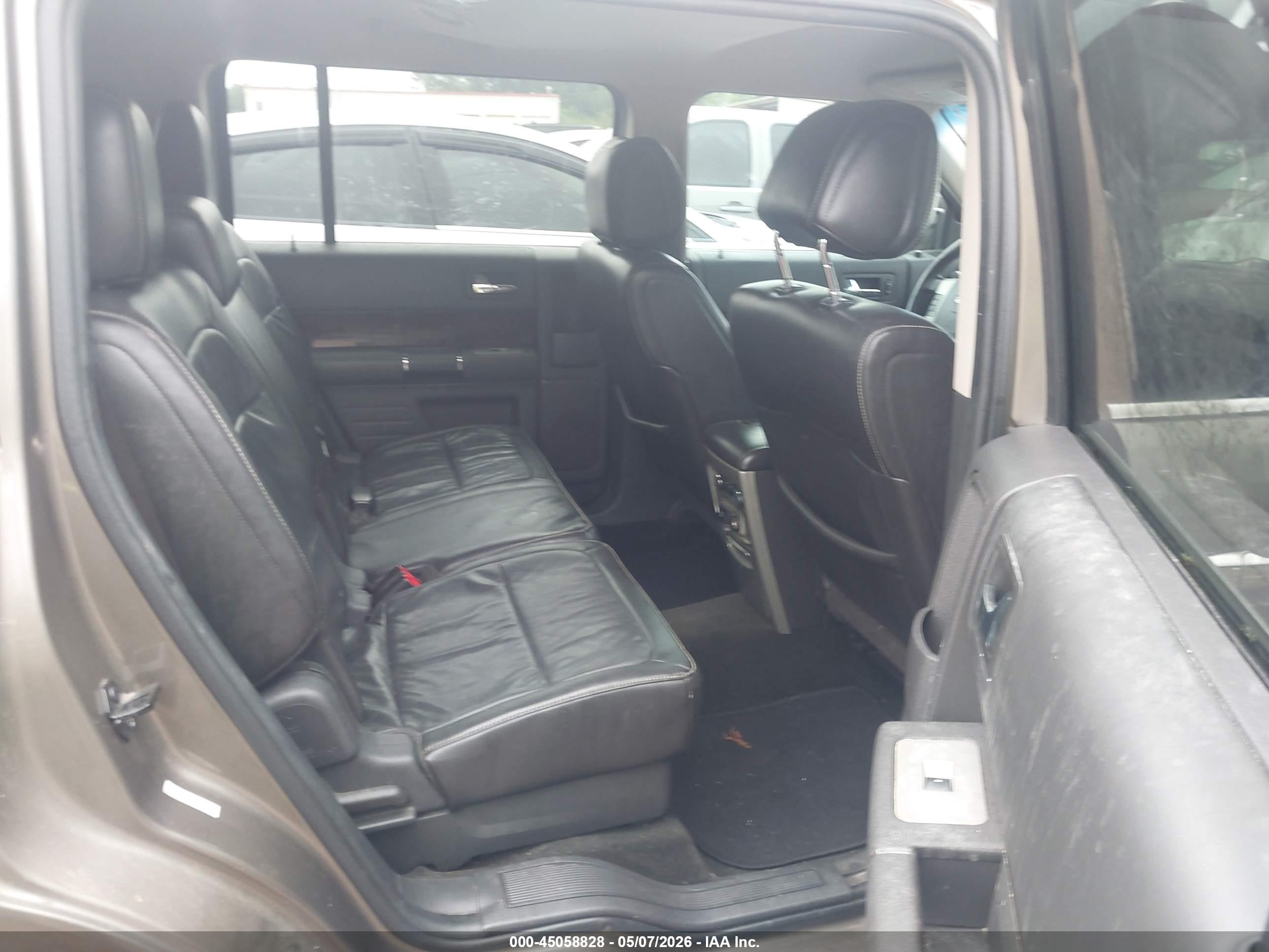 FORD FLEX image 8