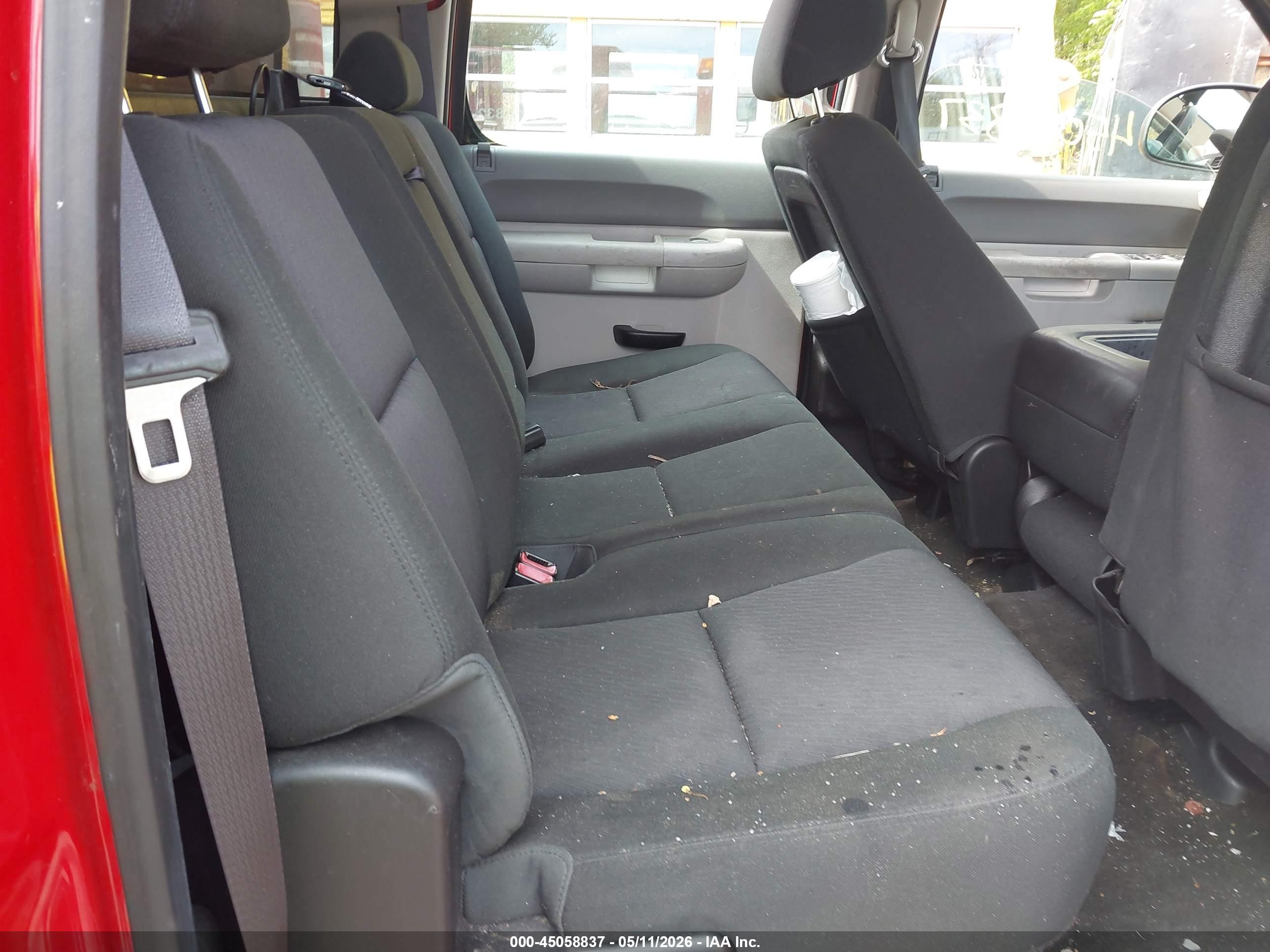CHEVROLET SILVERADO image 8