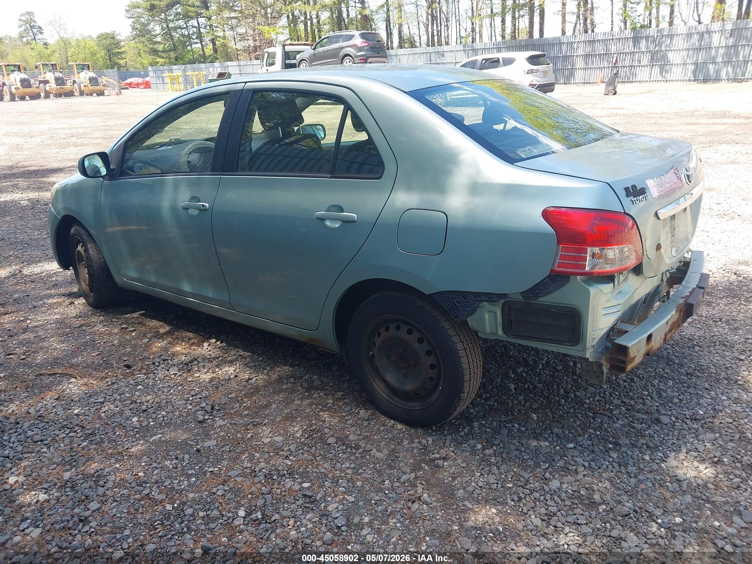 TOYOTA YARIS image 3