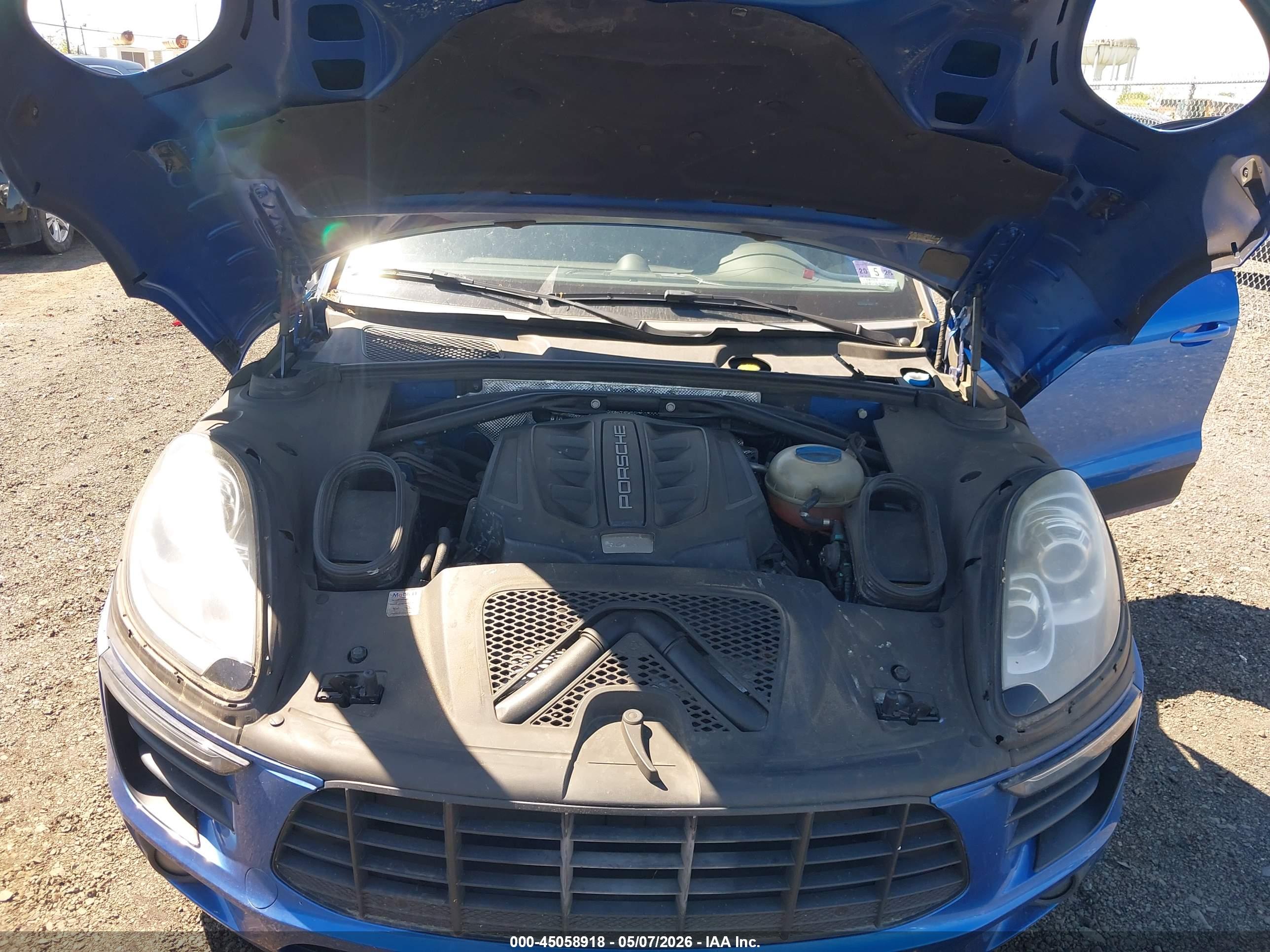 PORSCHE MACAN image 10
