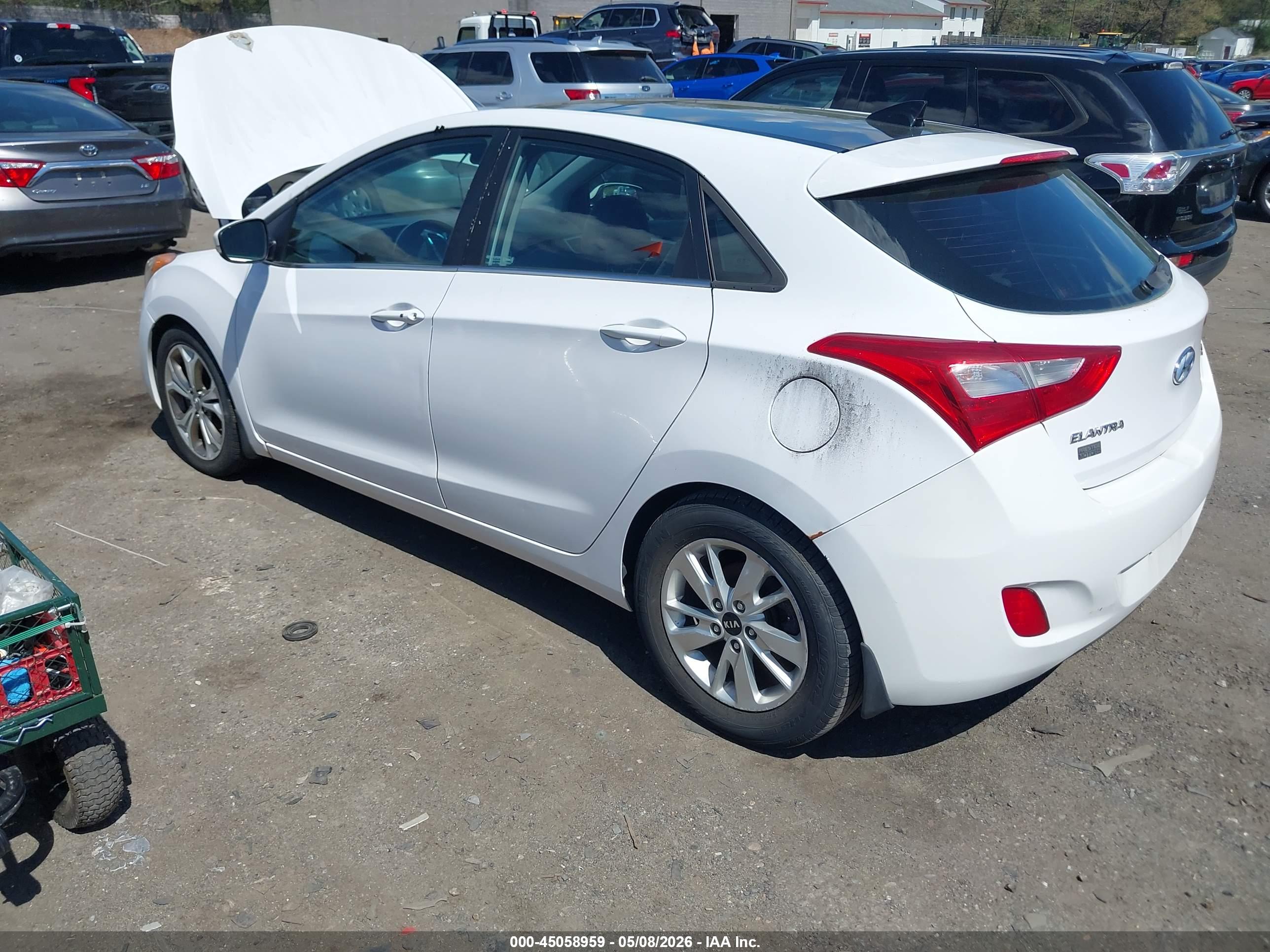 HYUNDAI ELANTRA image 3