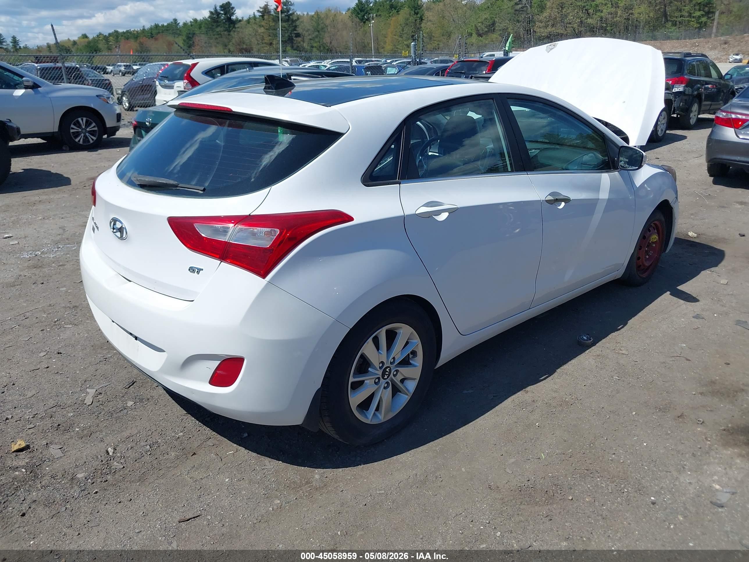 HYUNDAI ELANTRA image 4