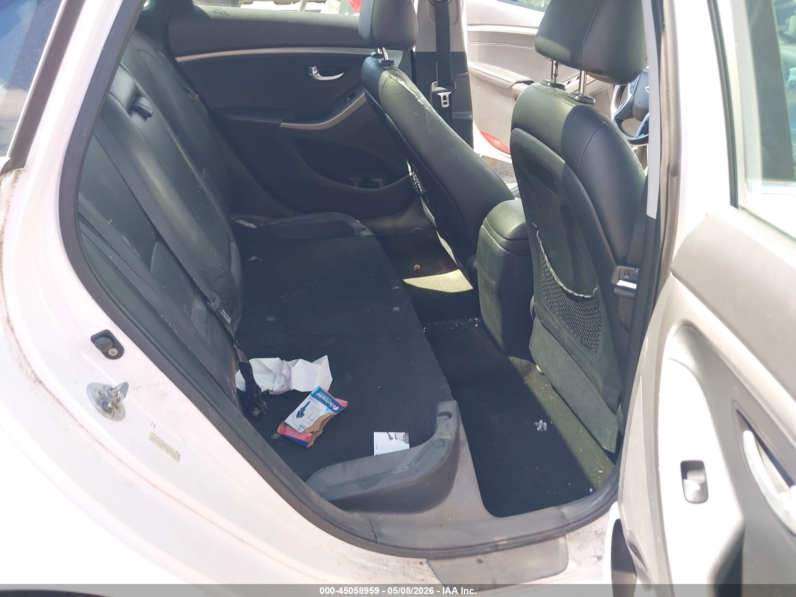 HYUNDAI ELANTRA image 8