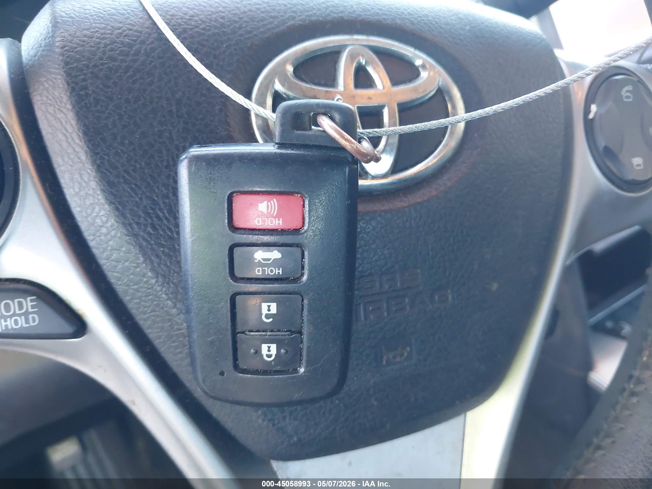 TOYOTA CAMRY image 11