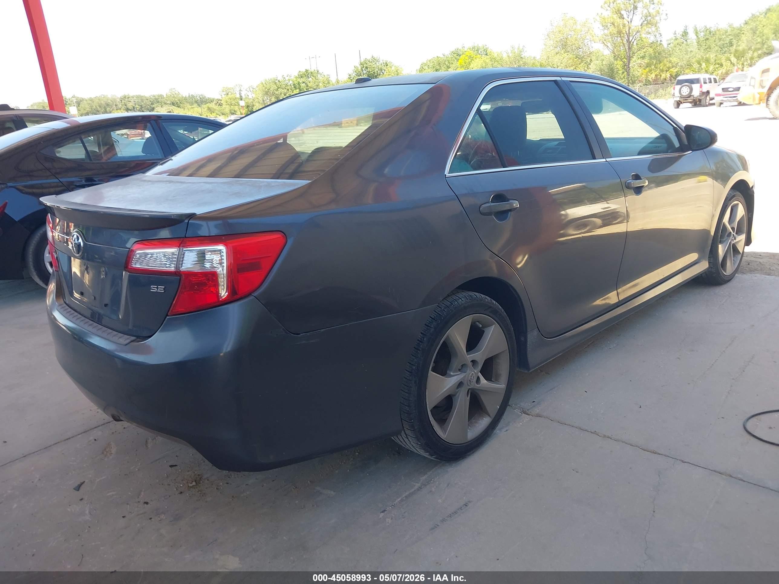 TOYOTA CAMRY image 4