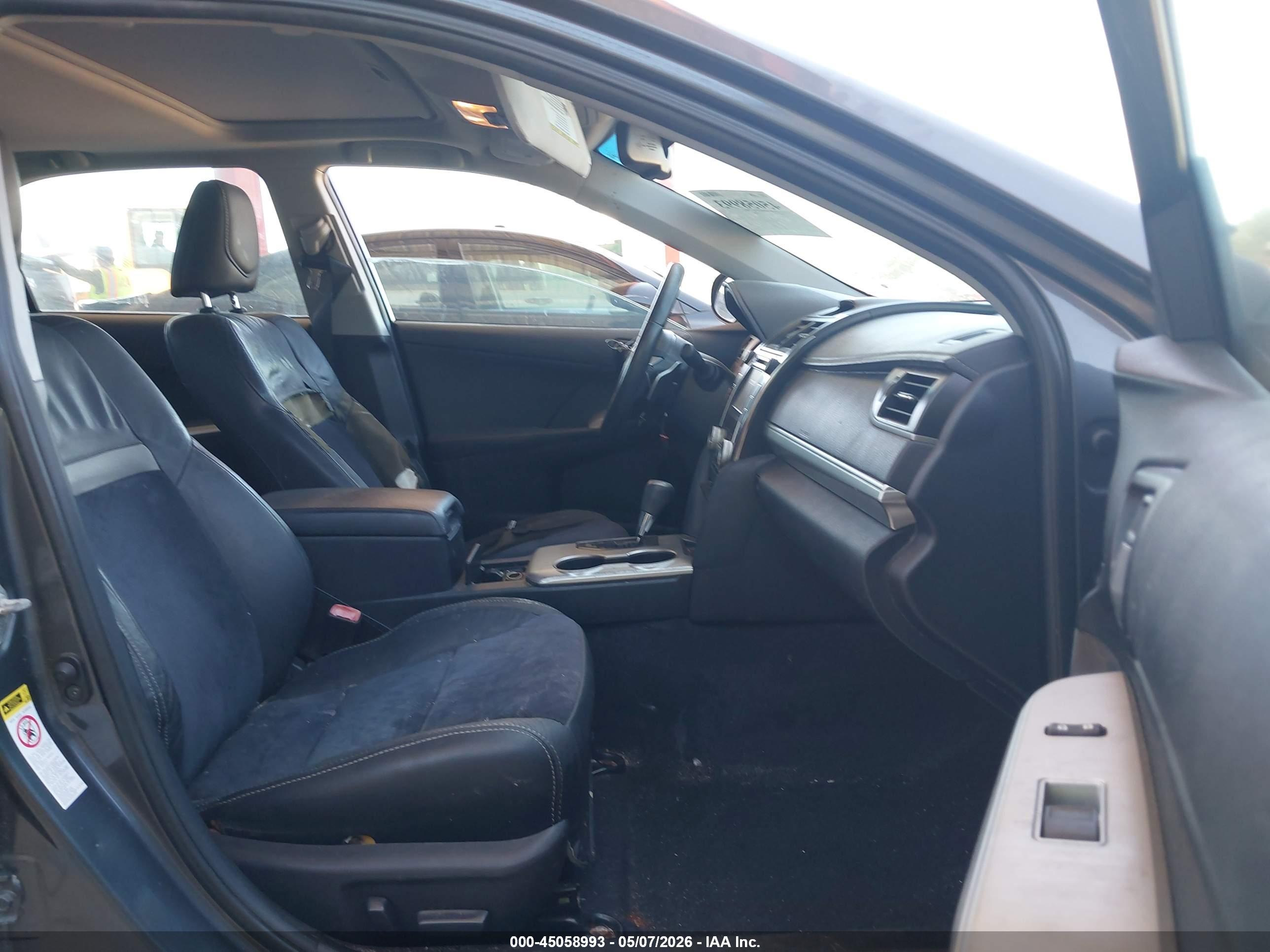 TOYOTA CAMRY image 5