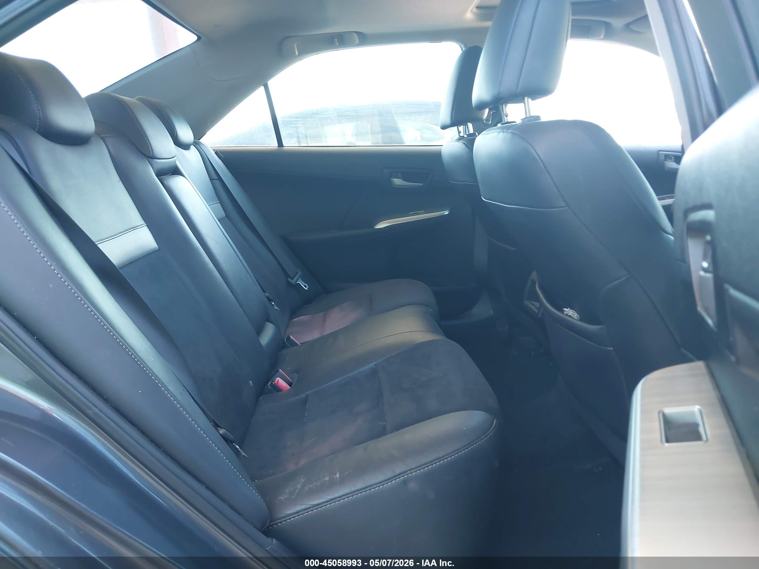 TOYOTA CAMRY image 8