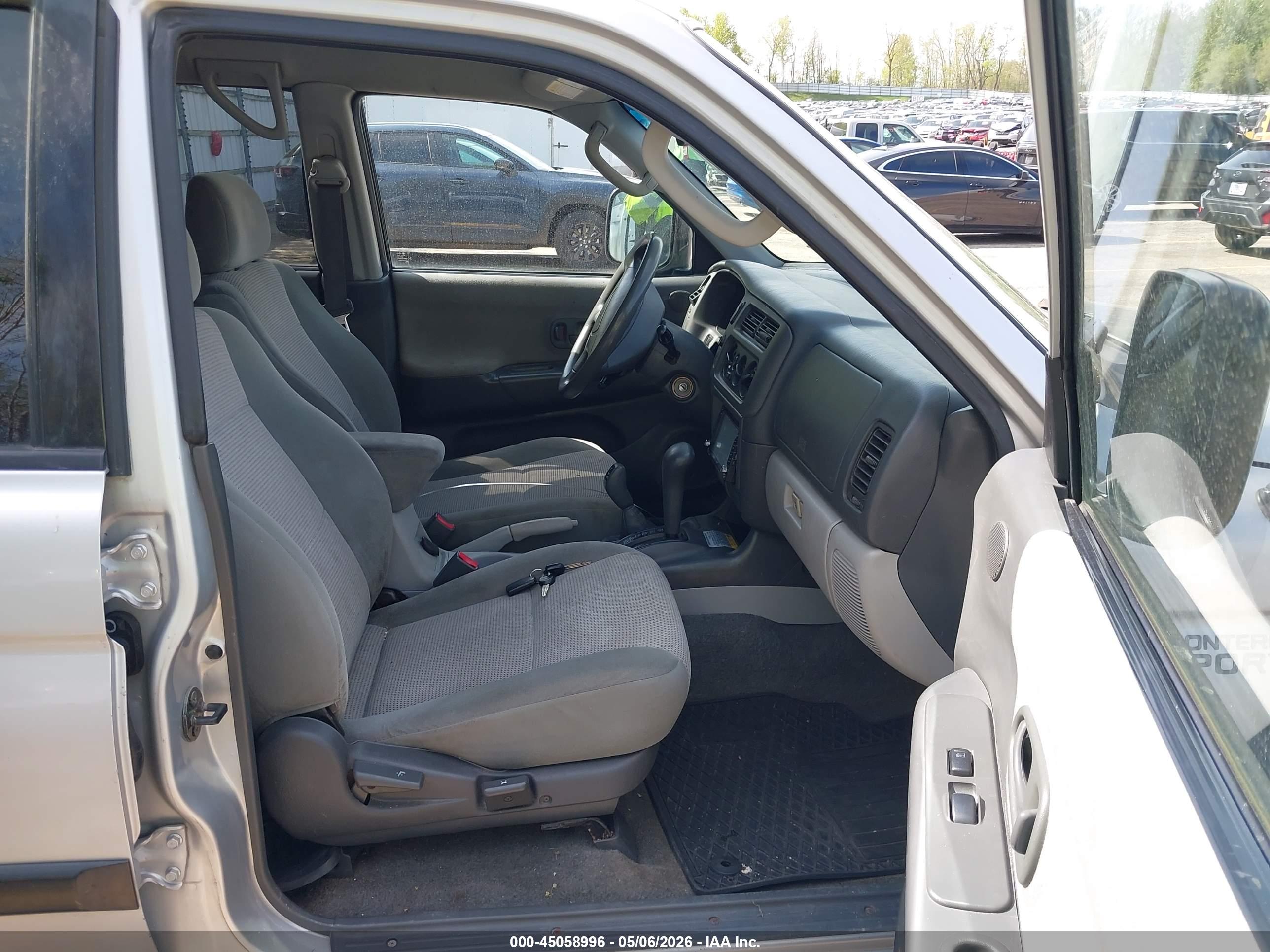 MITSUBISHI MONTERO image 5