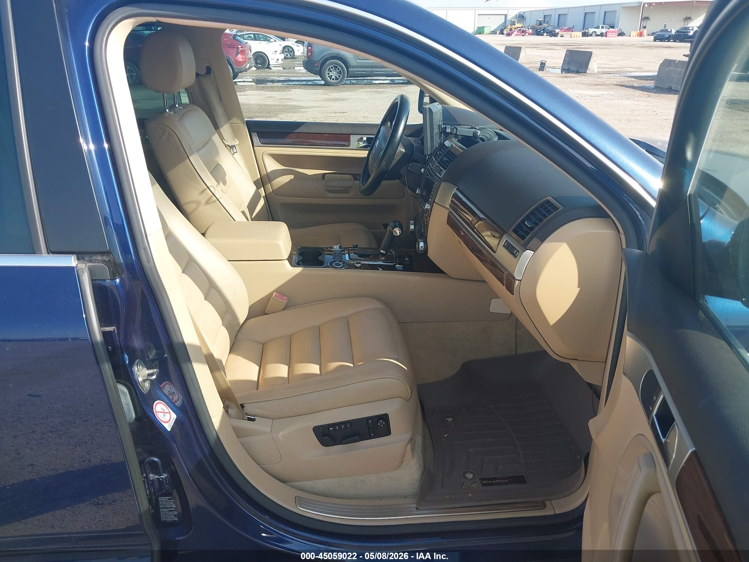 VOLKSWAGEN TOUAREG image 5
