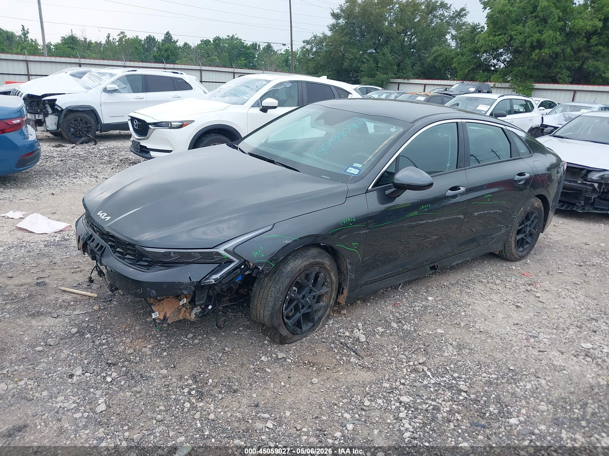 KIA K5 image 2