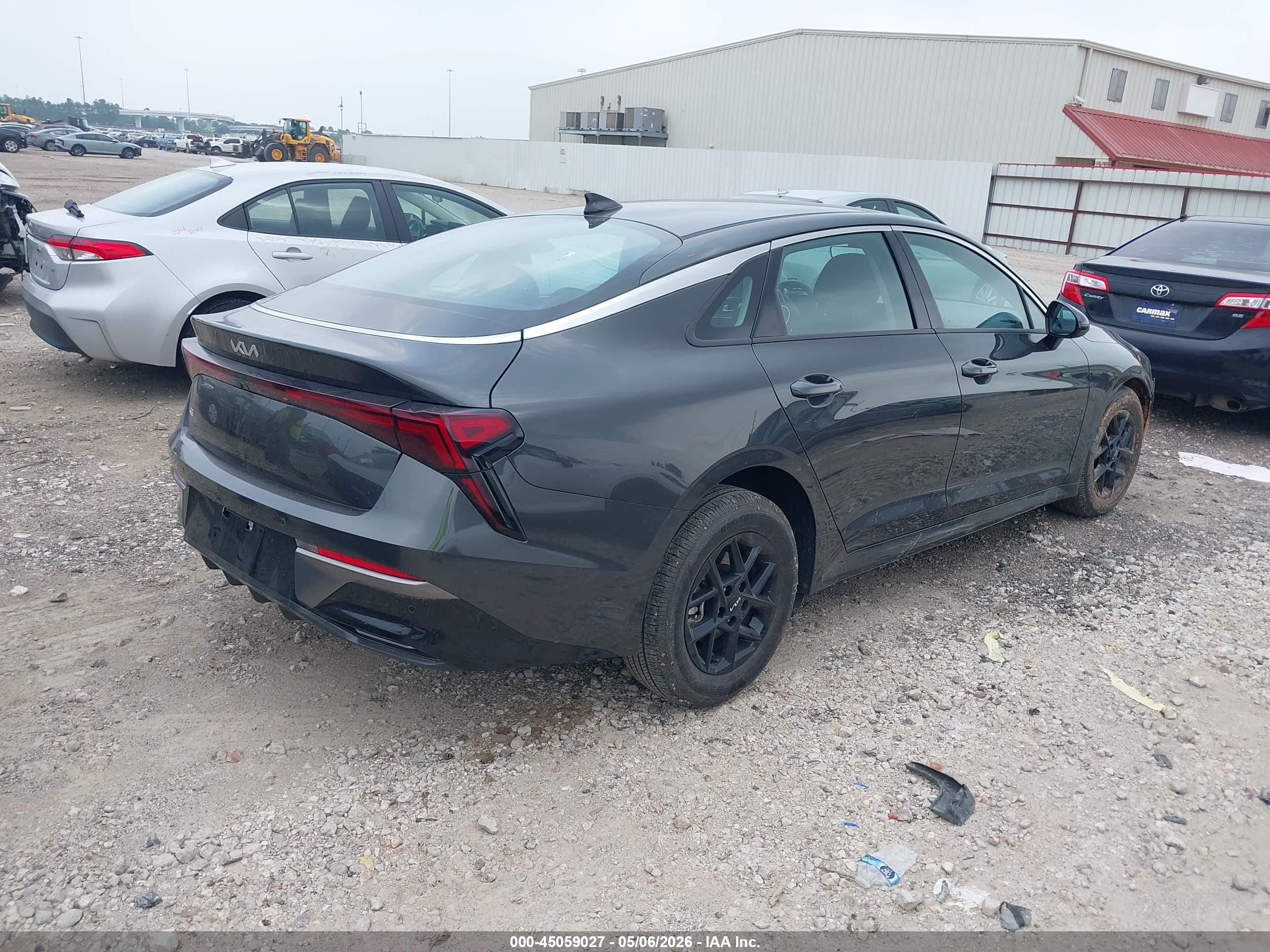 KIA K5 image 4