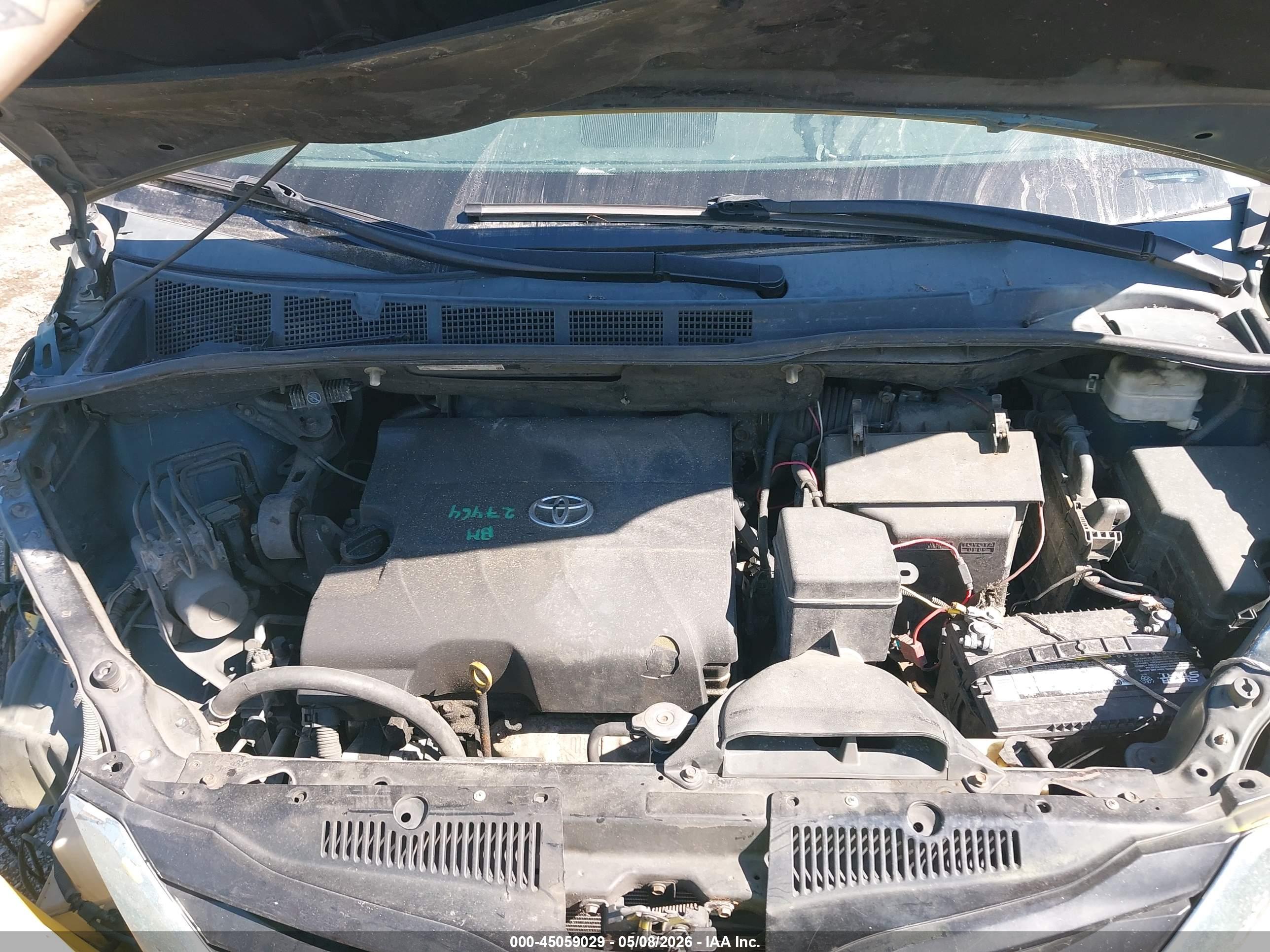 TOYOTA SIENNA image 10
