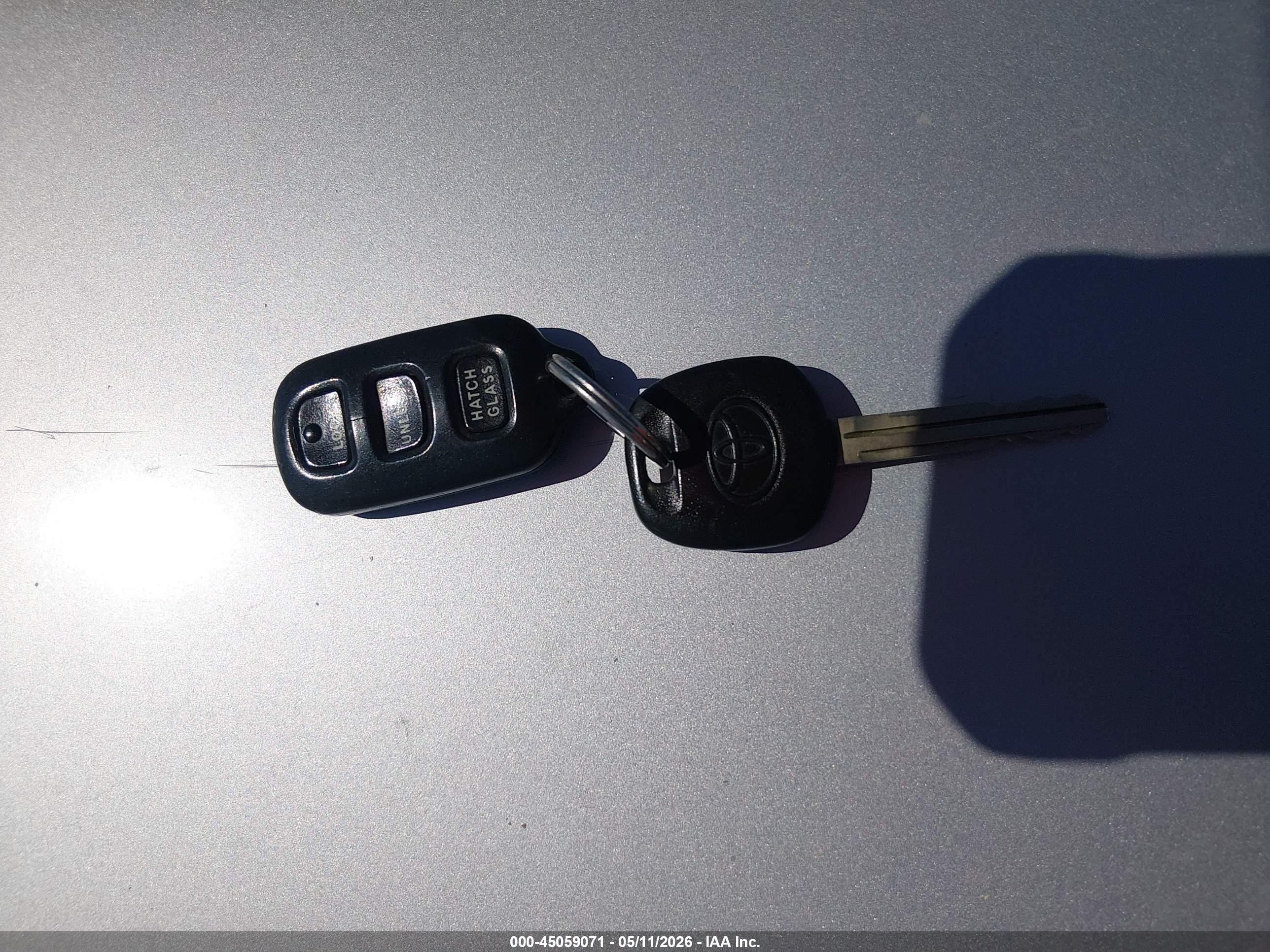 TOYOTA MATRIX image 11
