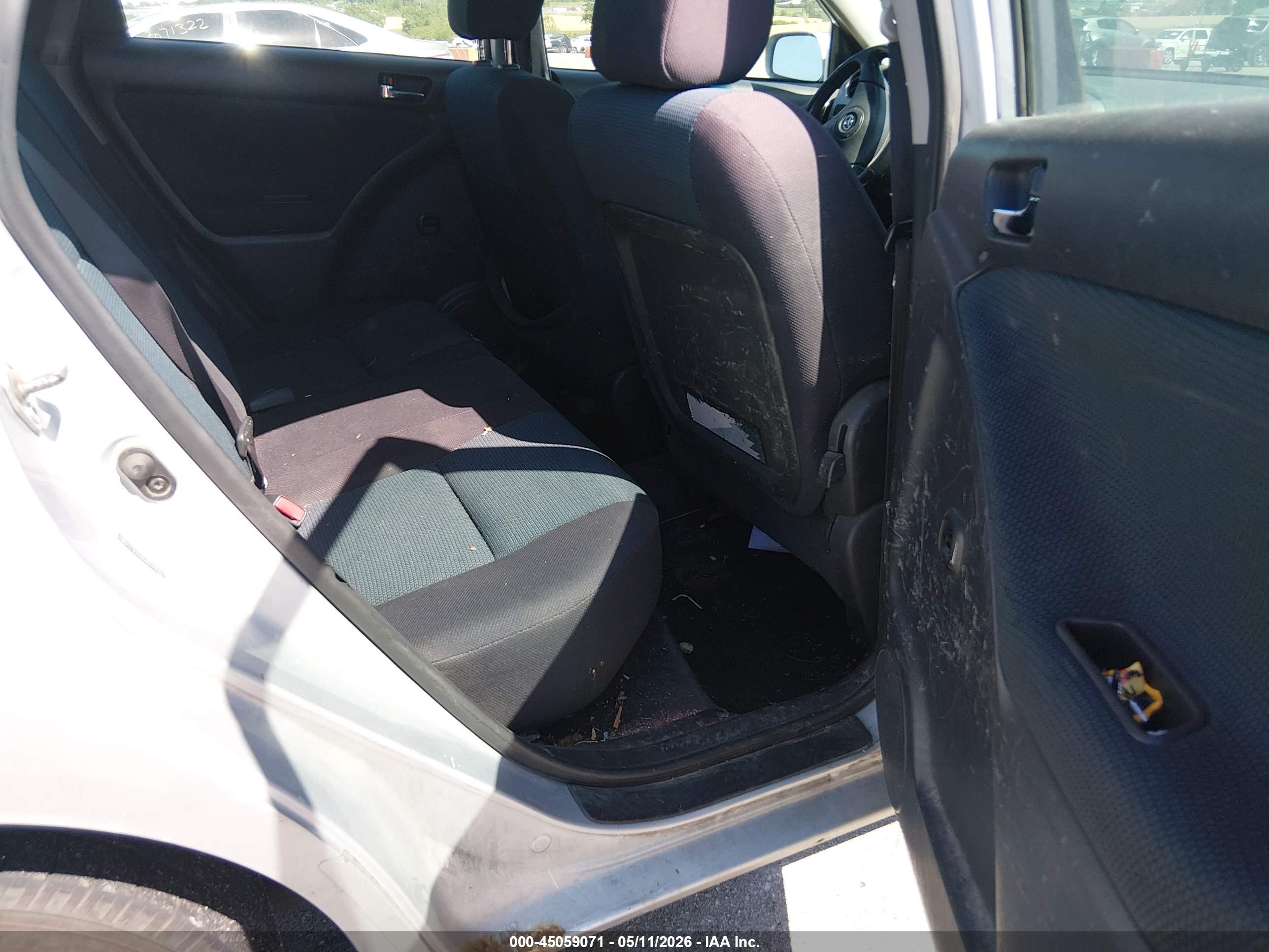 TOYOTA MATRIX image 8
